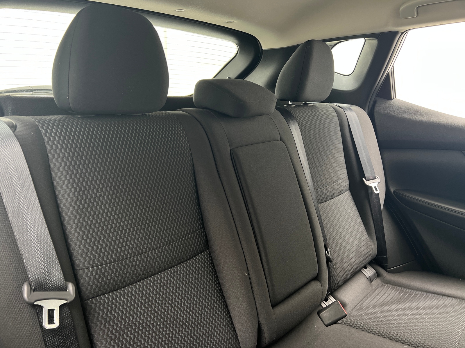 Thumbnail: 2017 Nissan Rogue Sport - 6