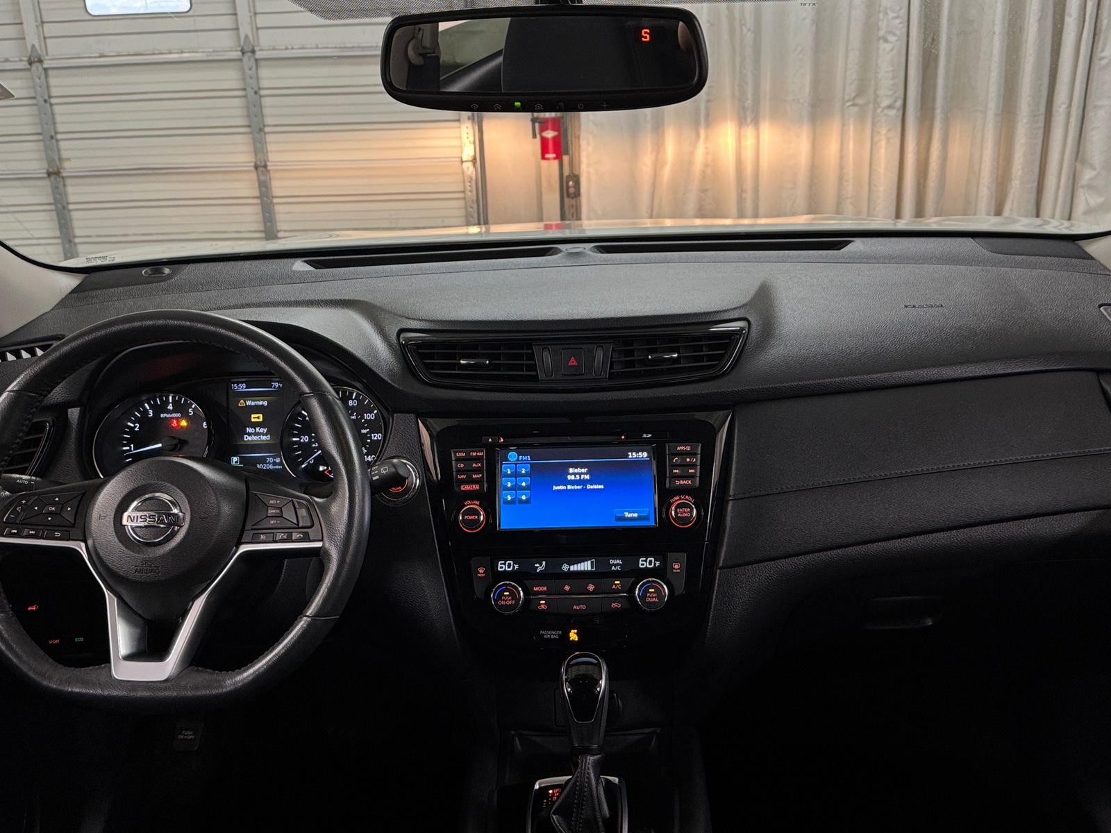 Thumbnail: 2017 Nissan Rogue - 3