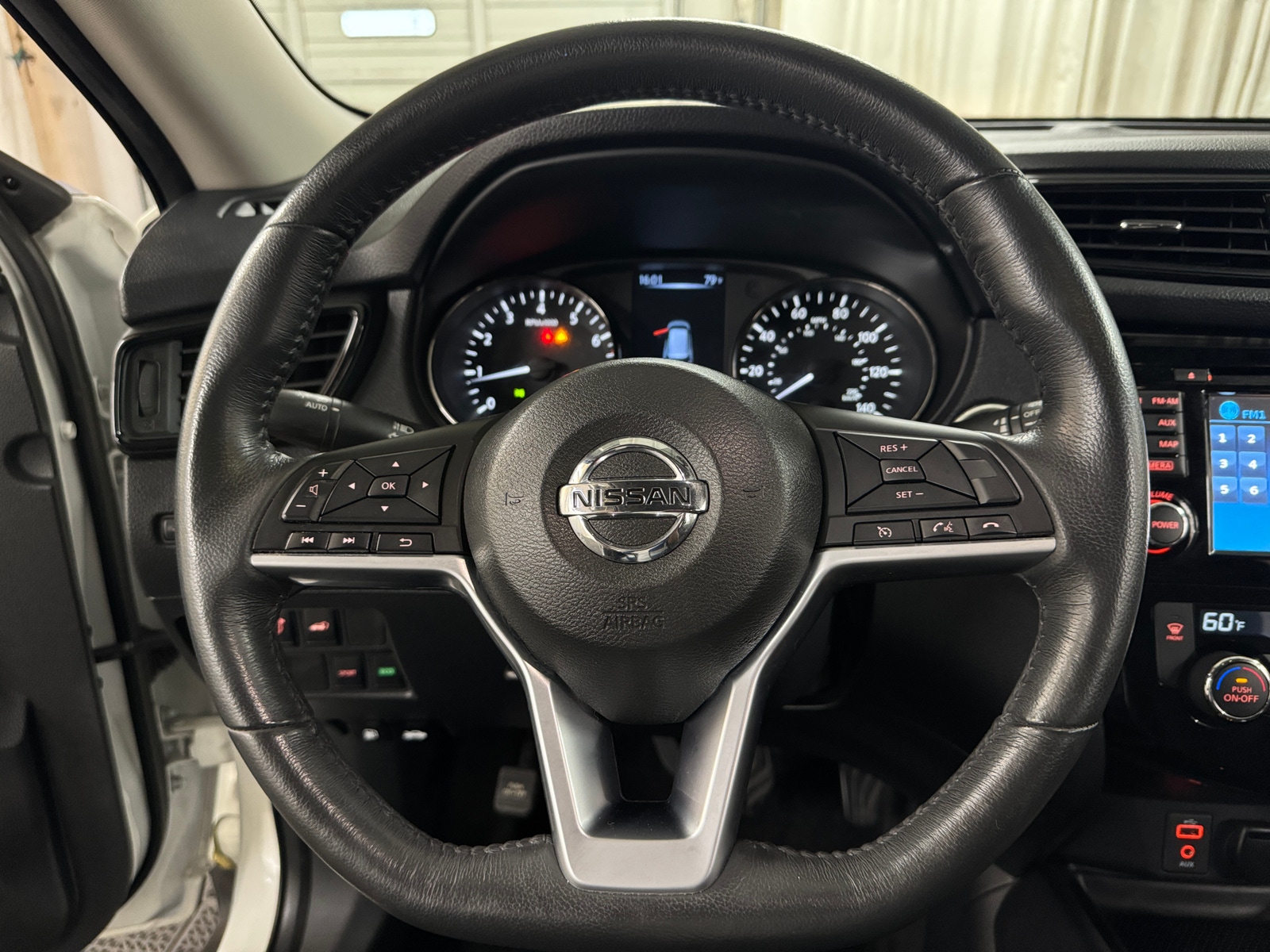 Thumbnail: 2017 Nissan Rogue - 5