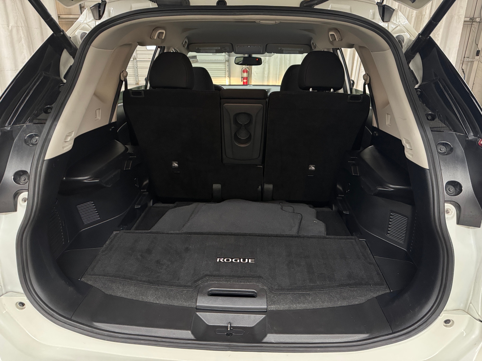 Thumbnail: 2017 Nissan Rogue - 7