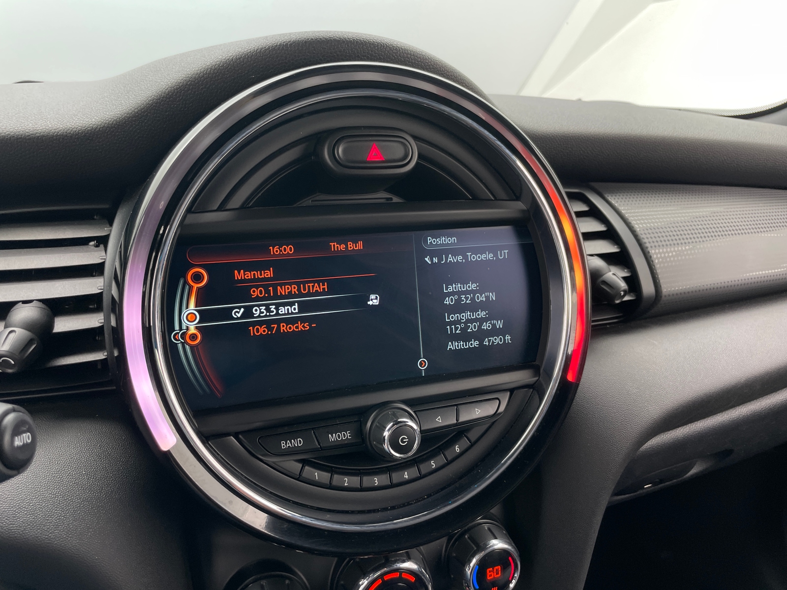 Thumbnail: 2017 MINI Cooper Convertible - 4
