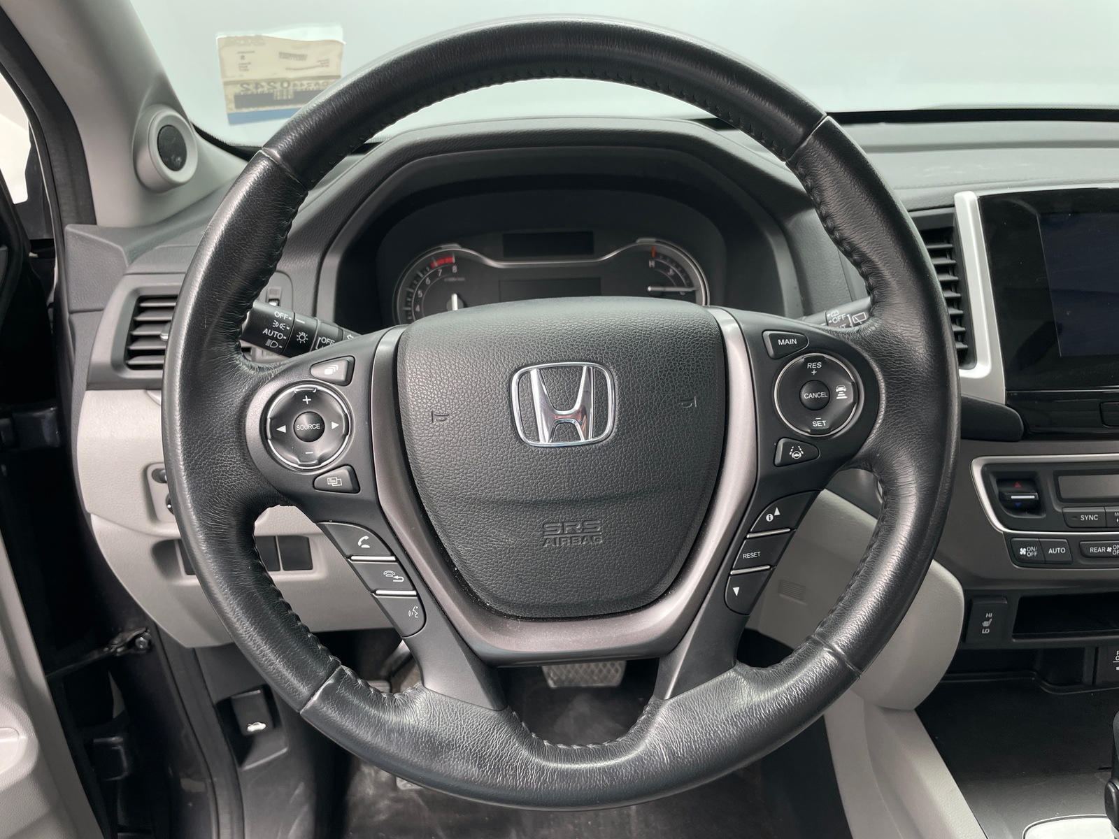 Thumbnail: 2017 Honda Pilot - 4