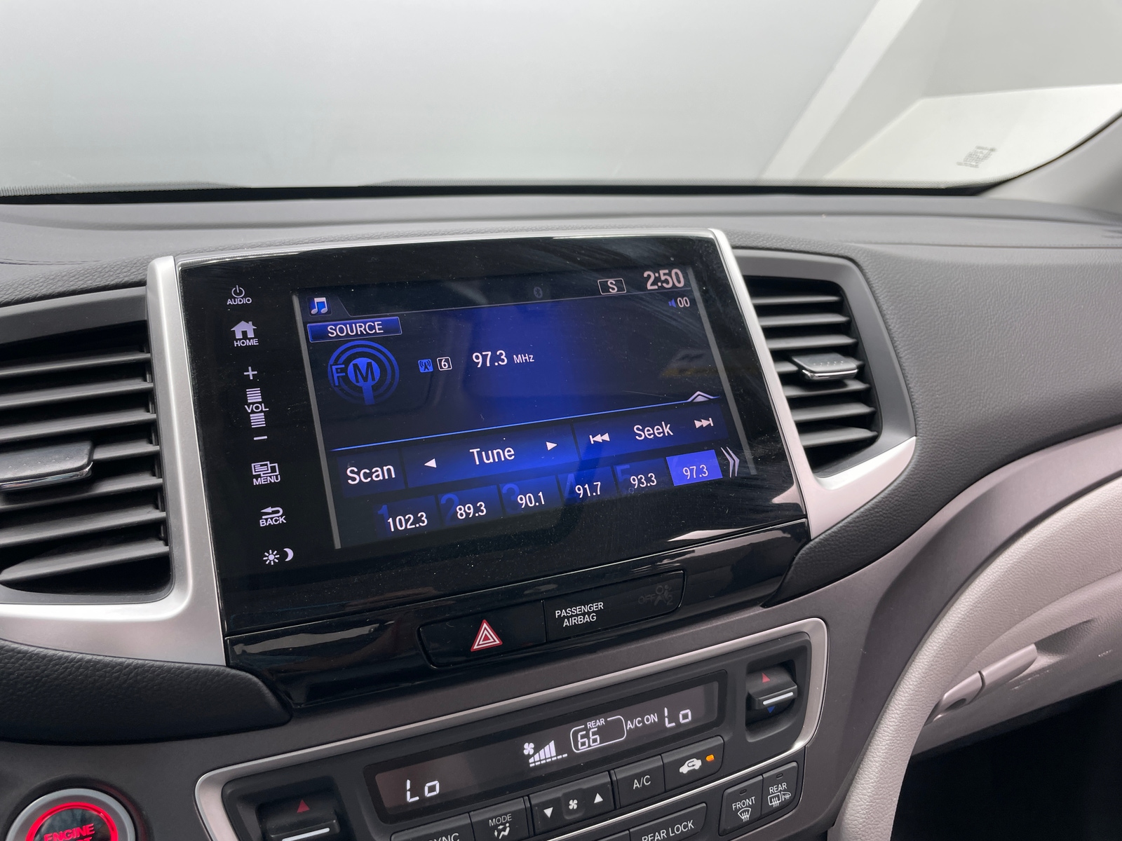 Thumbnail: 2017 Honda Pilot - 3