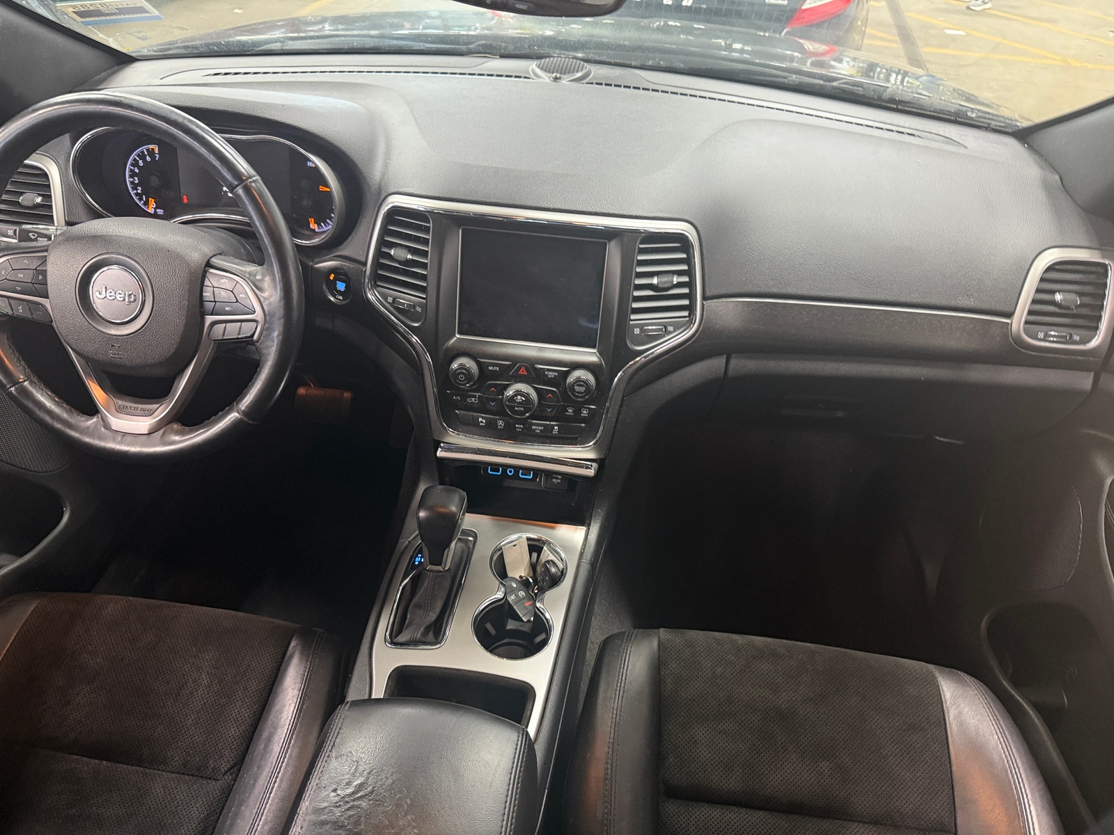 Thumbnail: 2018 Jeep Grand Cherokee - 3