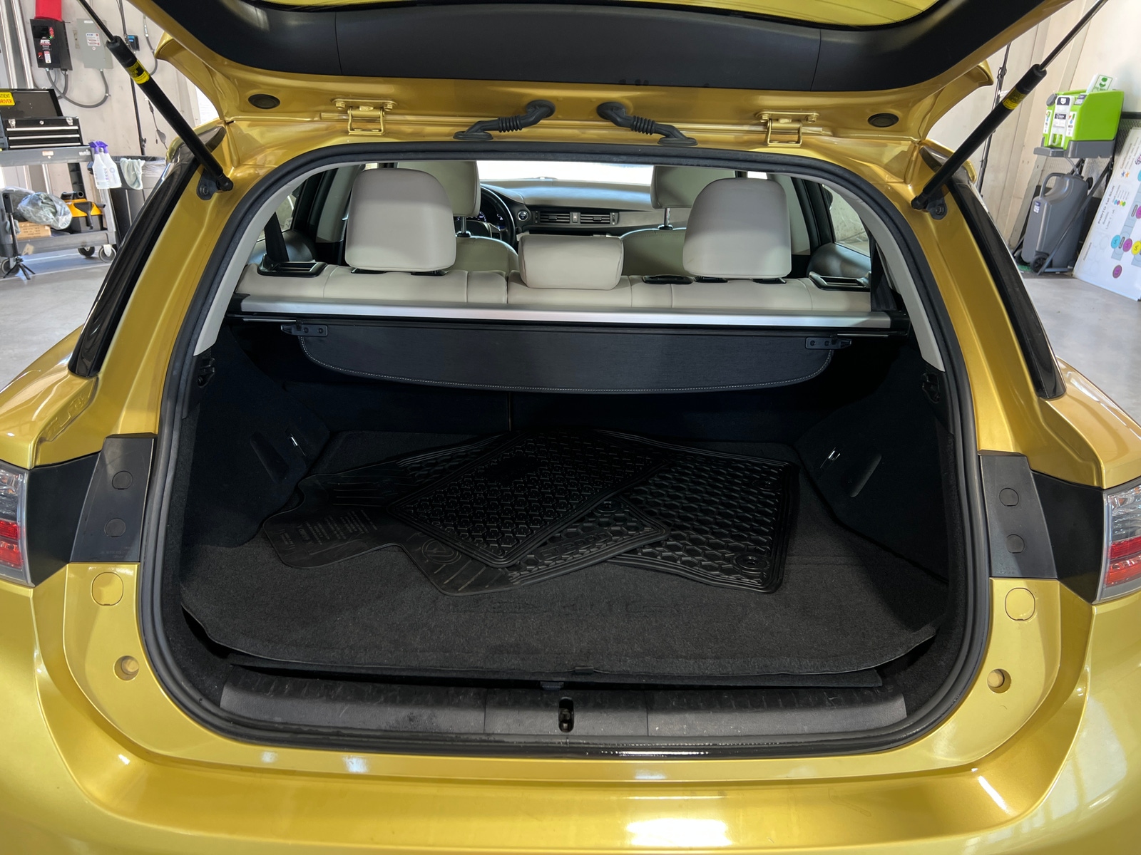 Thumbnail: 2011 Lexus CT - 6