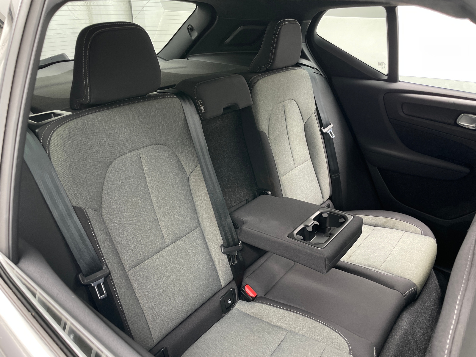 Thumbnail: 2024 Volvo XC40 - 6