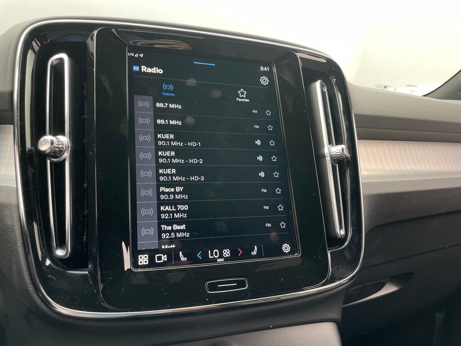 Thumbnail: 2024 Volvo XC40 - 4