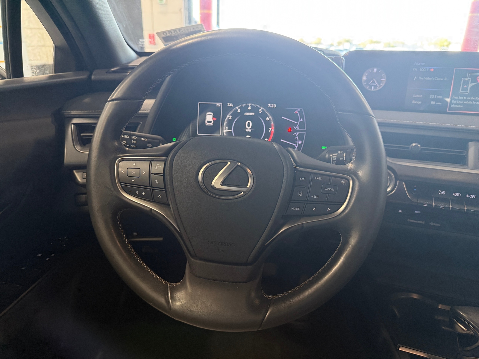 Thumbnail: 2020 Lexus UX - 4