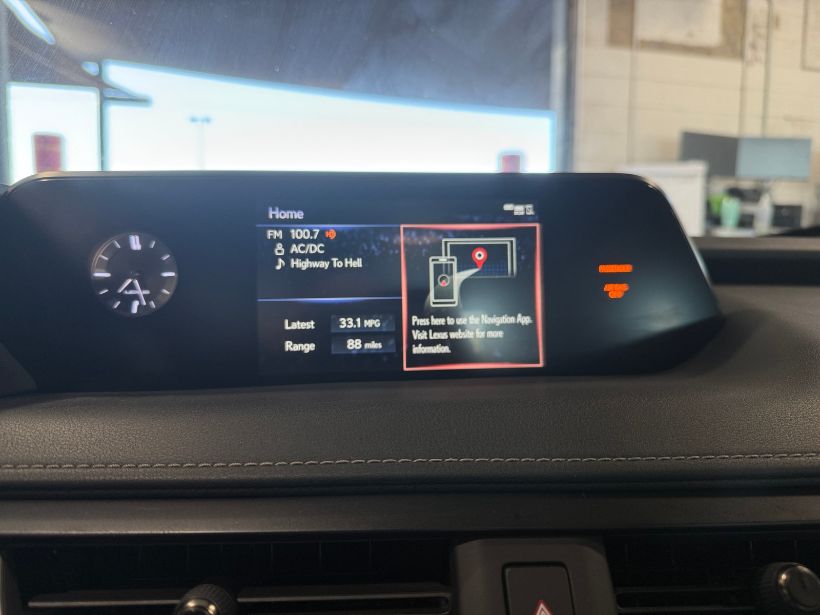 Thumbnail: 2020 Lexus UX - 3