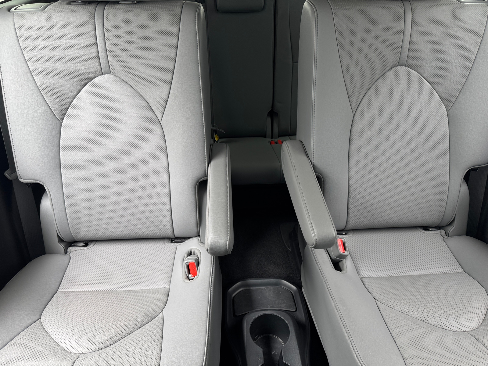 Thumbnail: 2021 Toyota Highlander - 5
