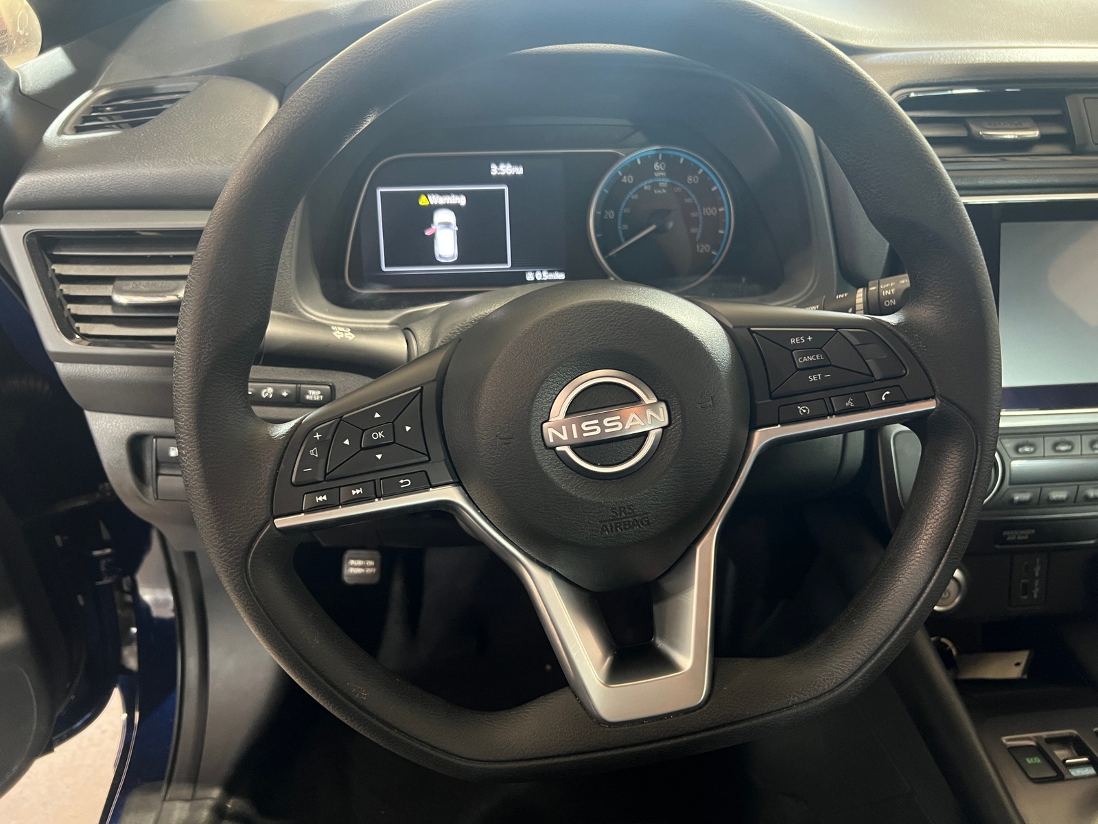 Thumbnail: 2023 Nissan Leaf - 5