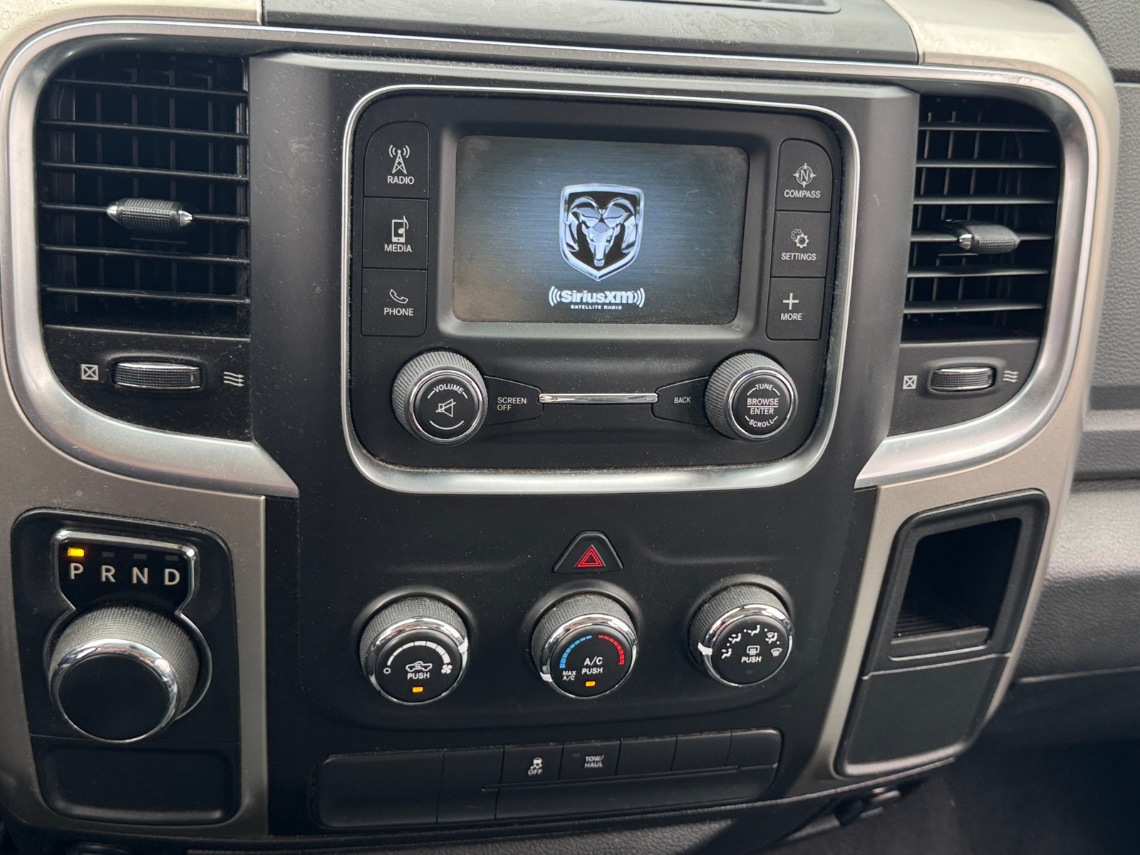 Thumbnail: 2019 RAM 1500 Classic - 4