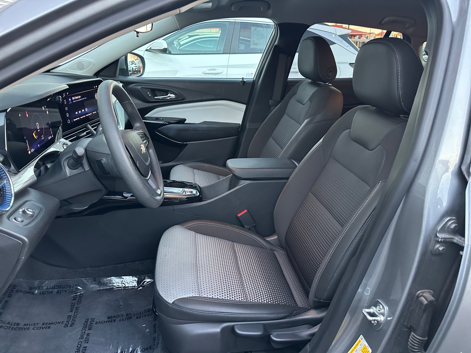 Thumbnail: 2025 Chevrolet Trax - 2