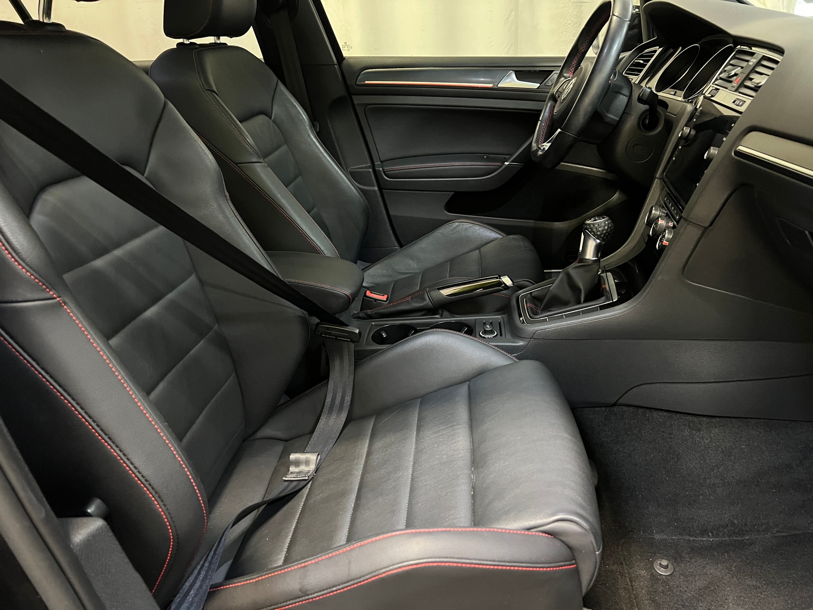 Thumbnail: 2018 Volkswagen Golf - 2