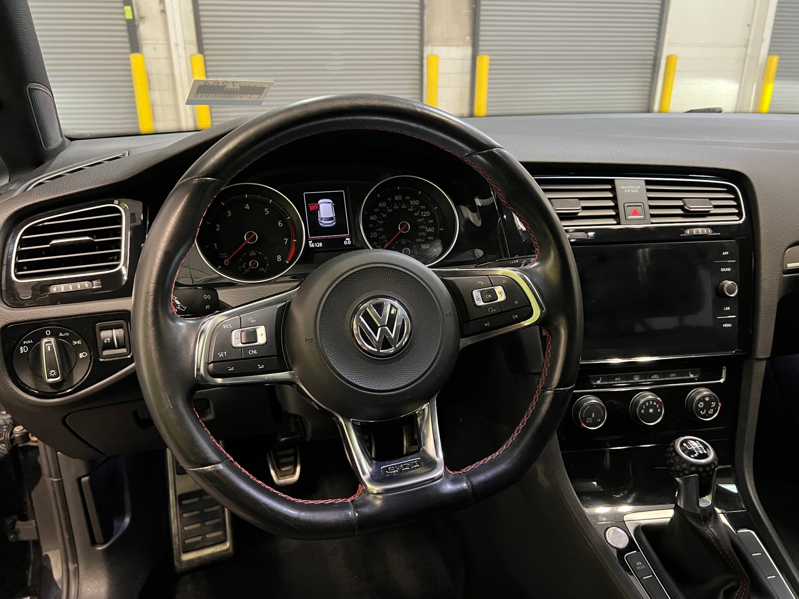 Thumbnail: 2018 Volkswagen Golf - 5