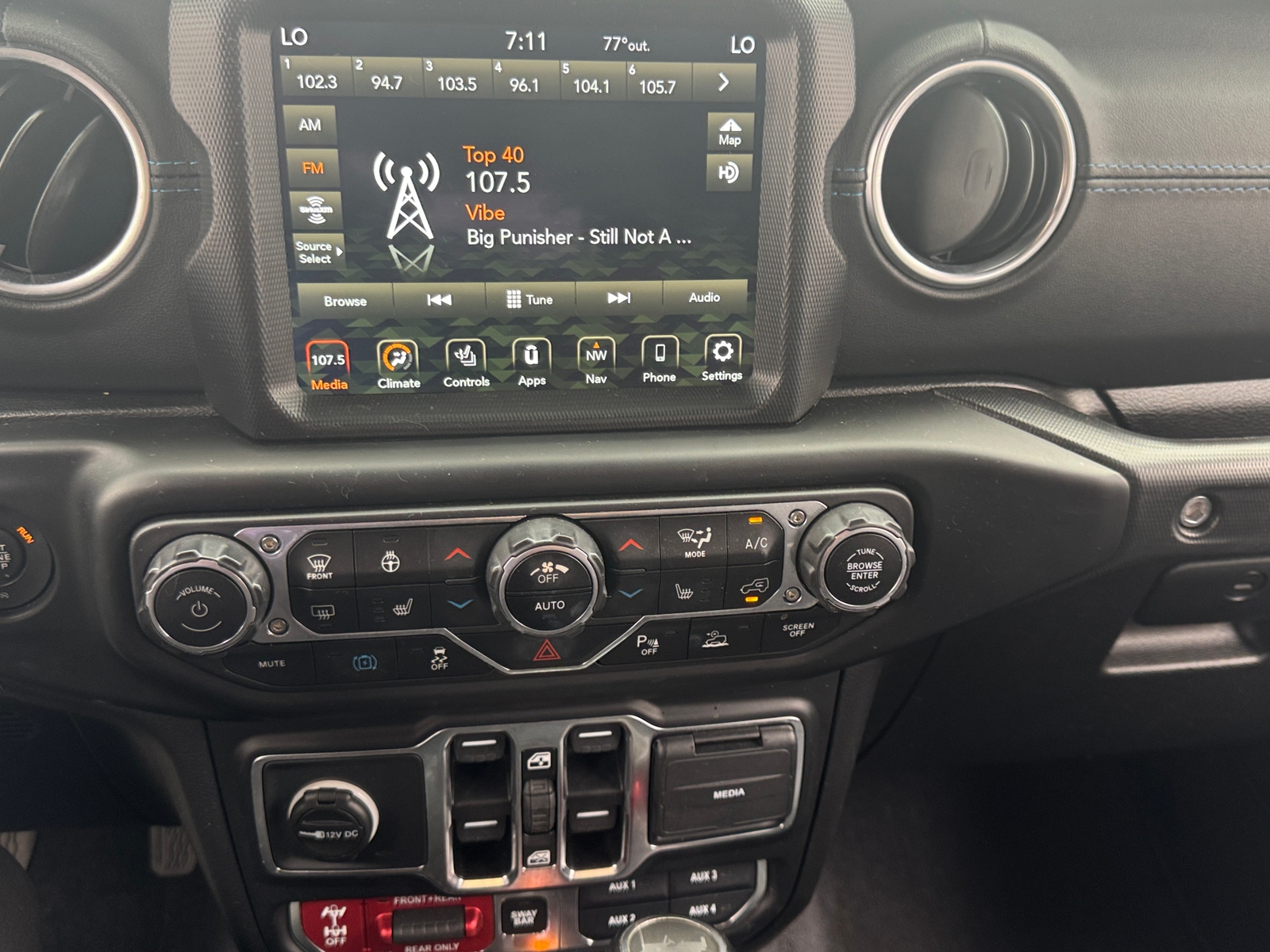 Thumbnail: 2021 Jeep Wrangler - 3