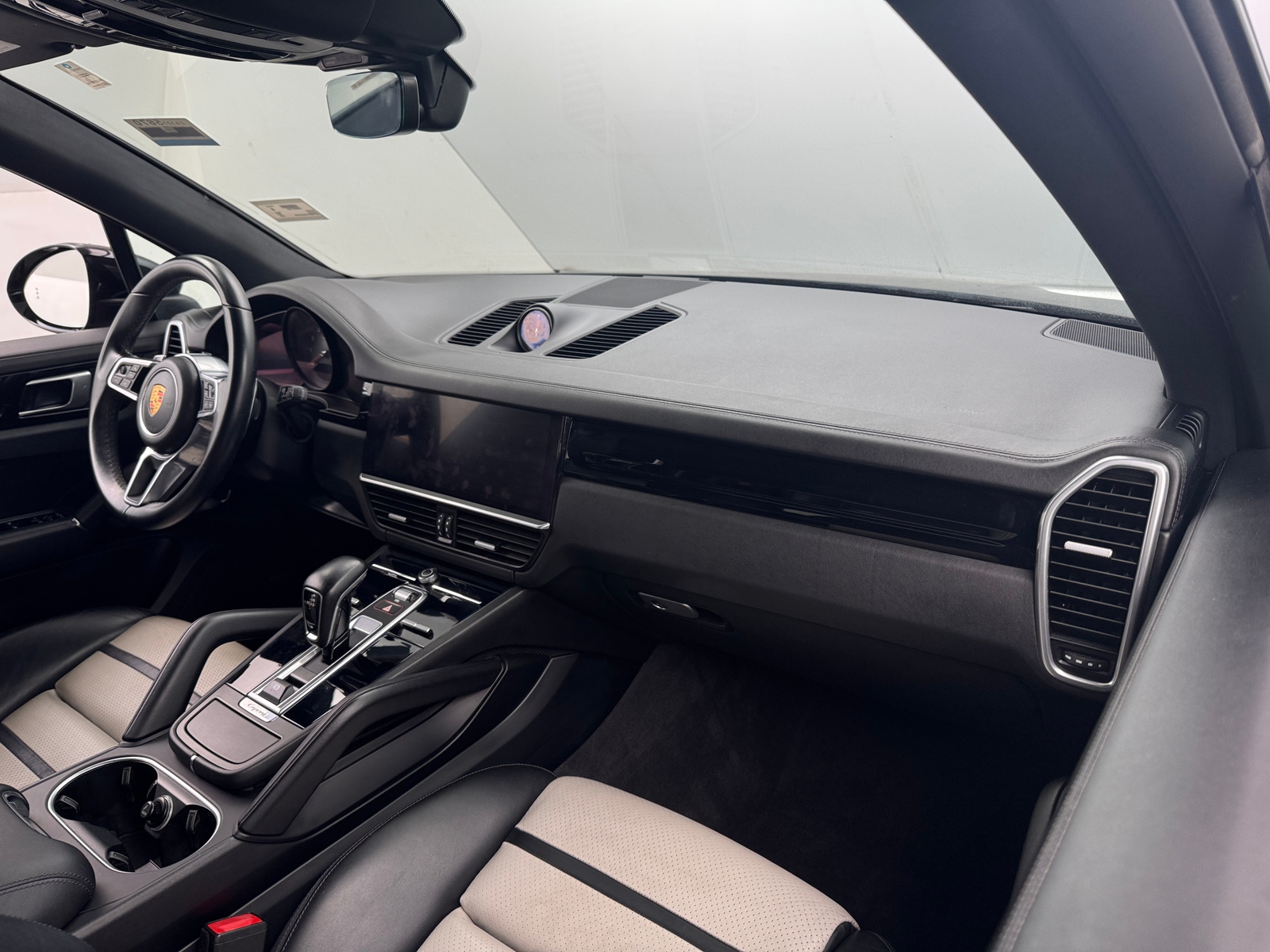 Thumbnail: 2019 Porsche Cayenne - 2