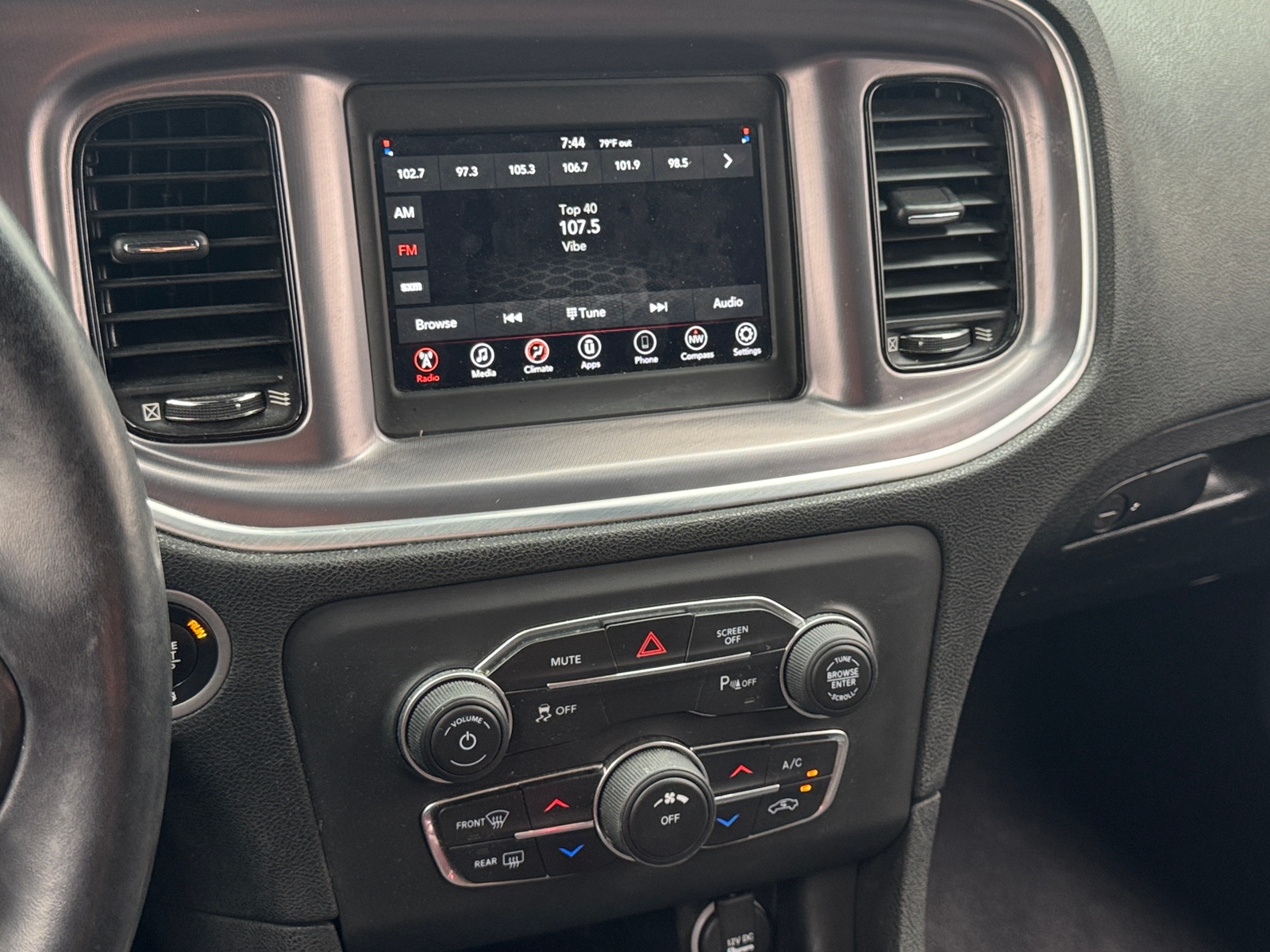Thumbnail: 2020 Dodge Charger - 4