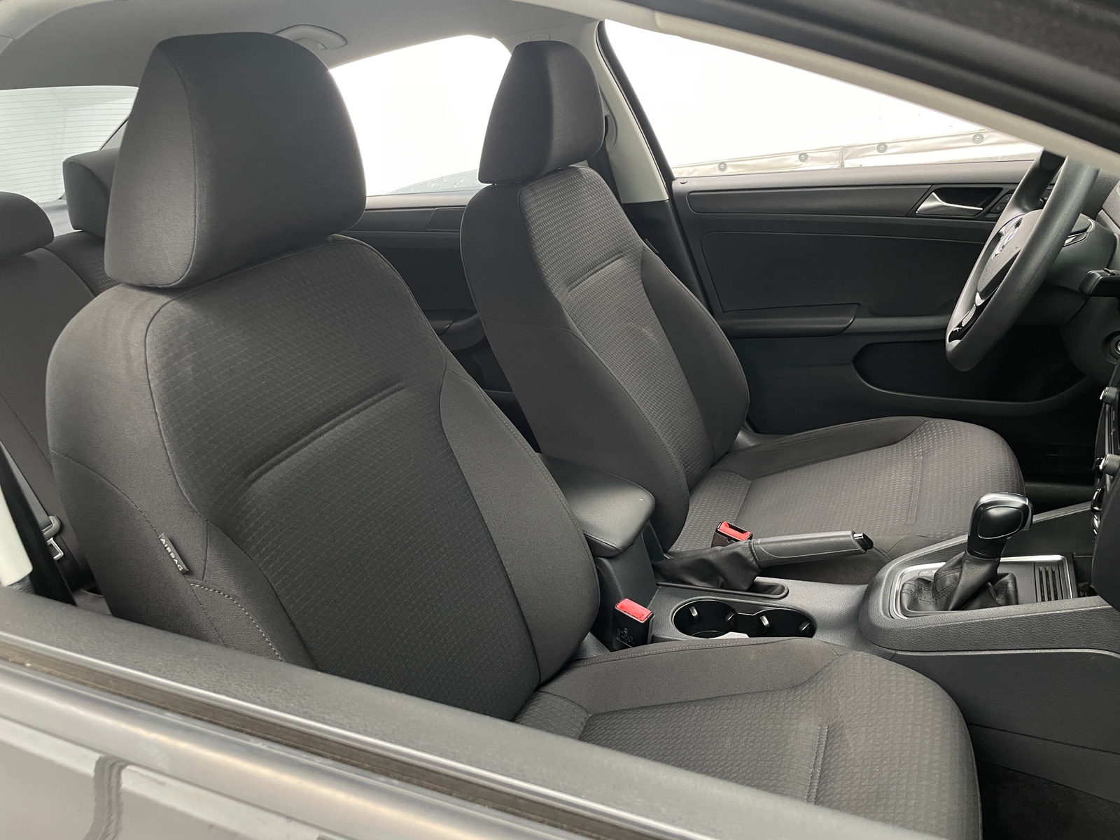 Thumbnail: 2016 Volkswagen Jetta - 2