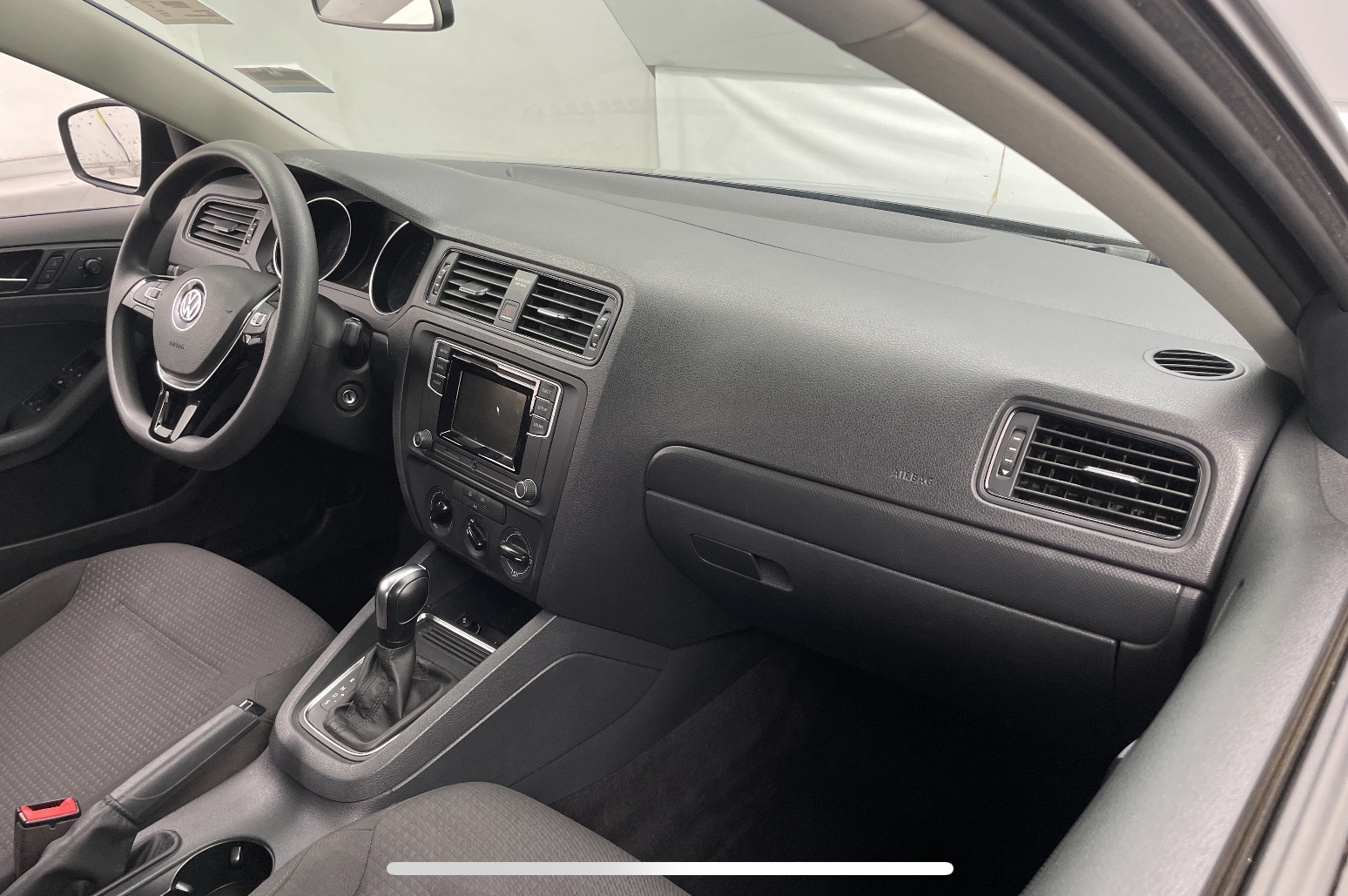Thumbnail: 2016 Volkswagen Jetta - 3