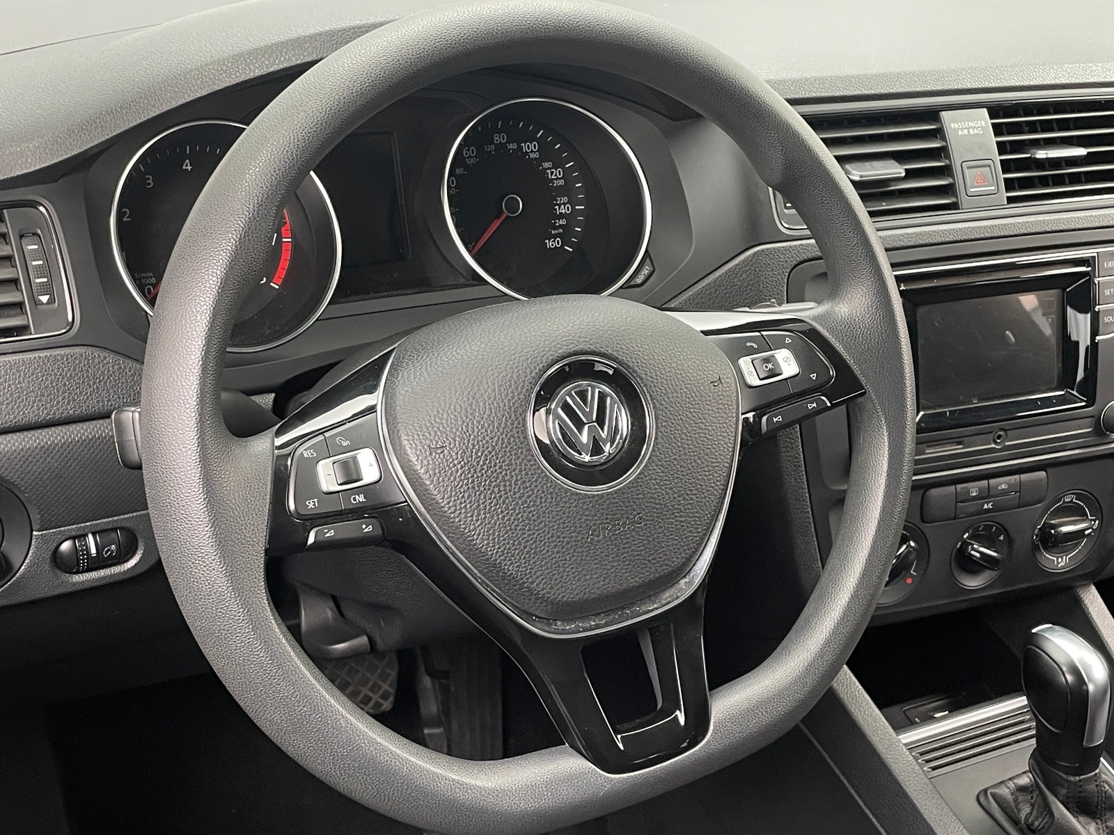 Thumbnail: 2016 Volkswagen Jetta - 5