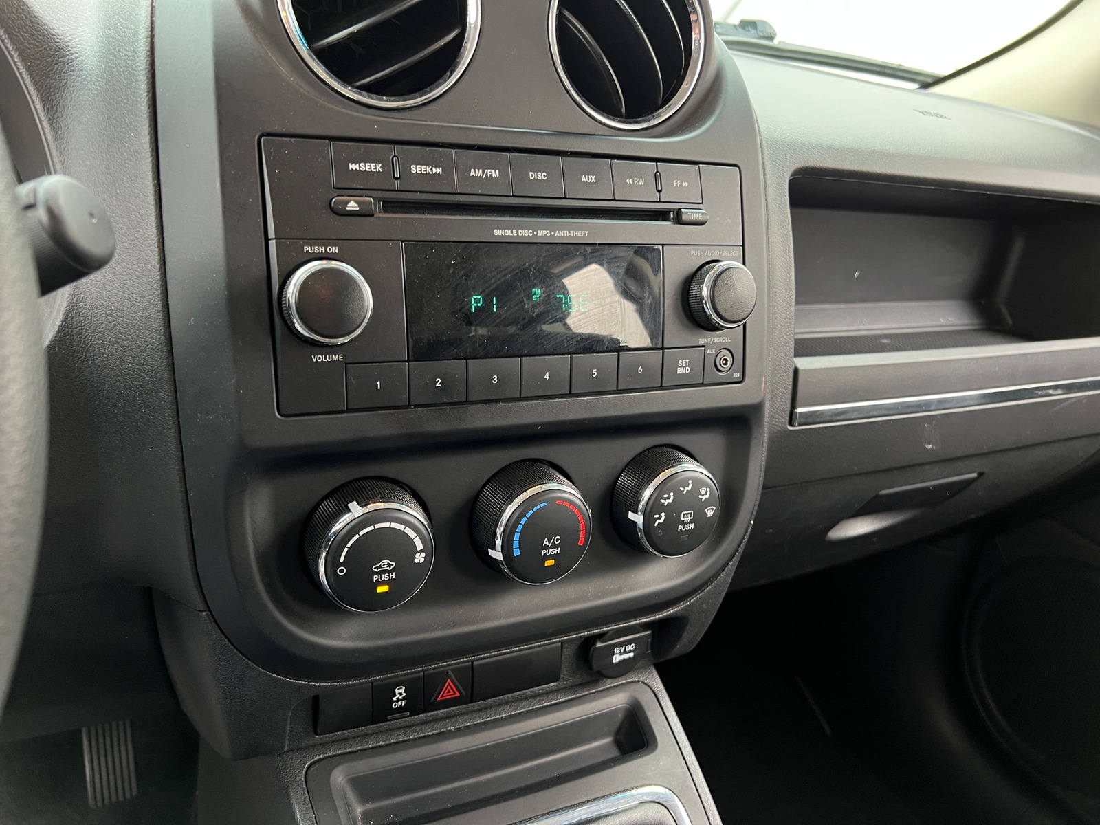 Thumbnail: 2015 Jeep Patriot - 4
