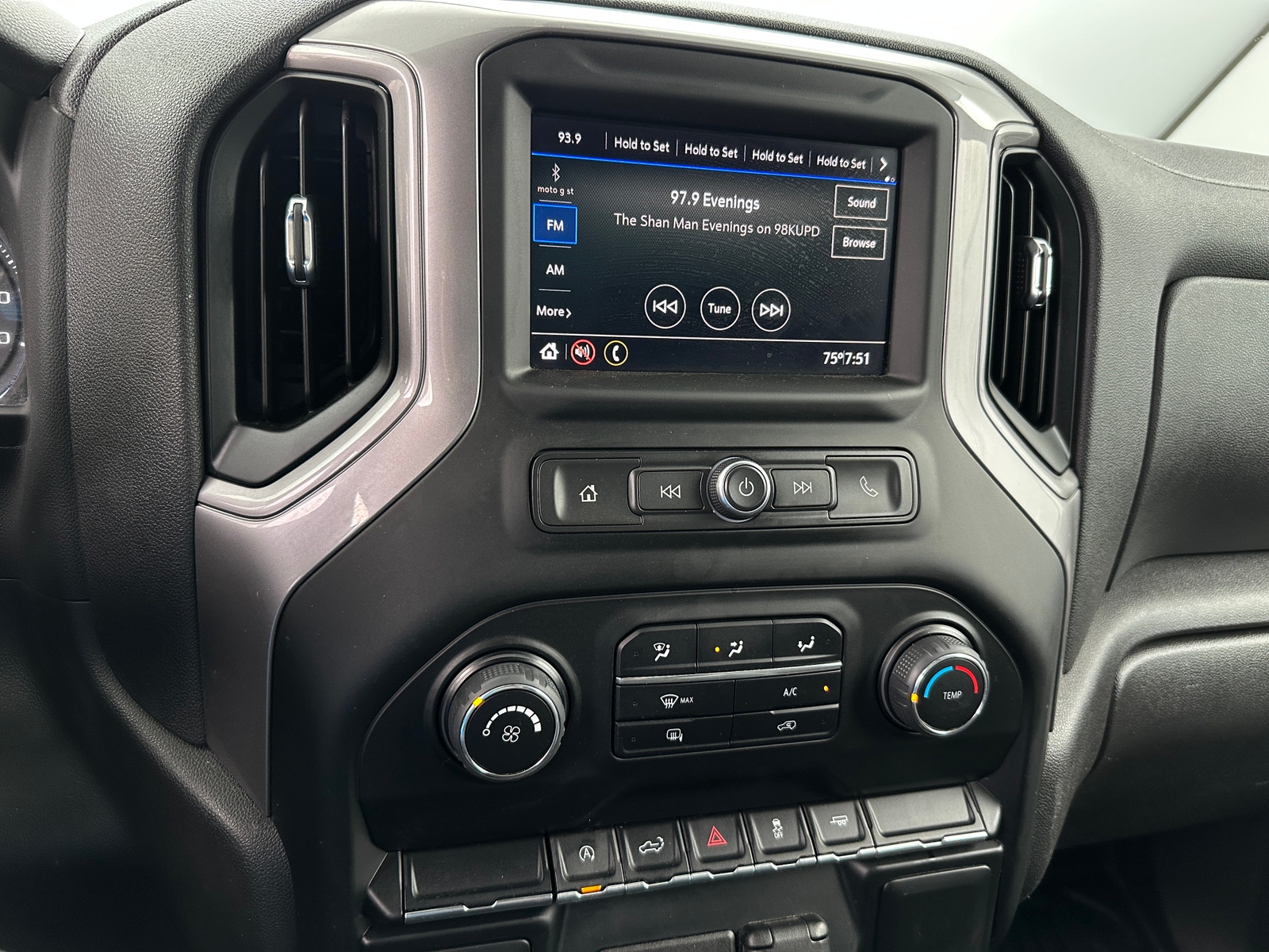 Thumbnail: 2022 Chevrolet Silverado 1500 - 4