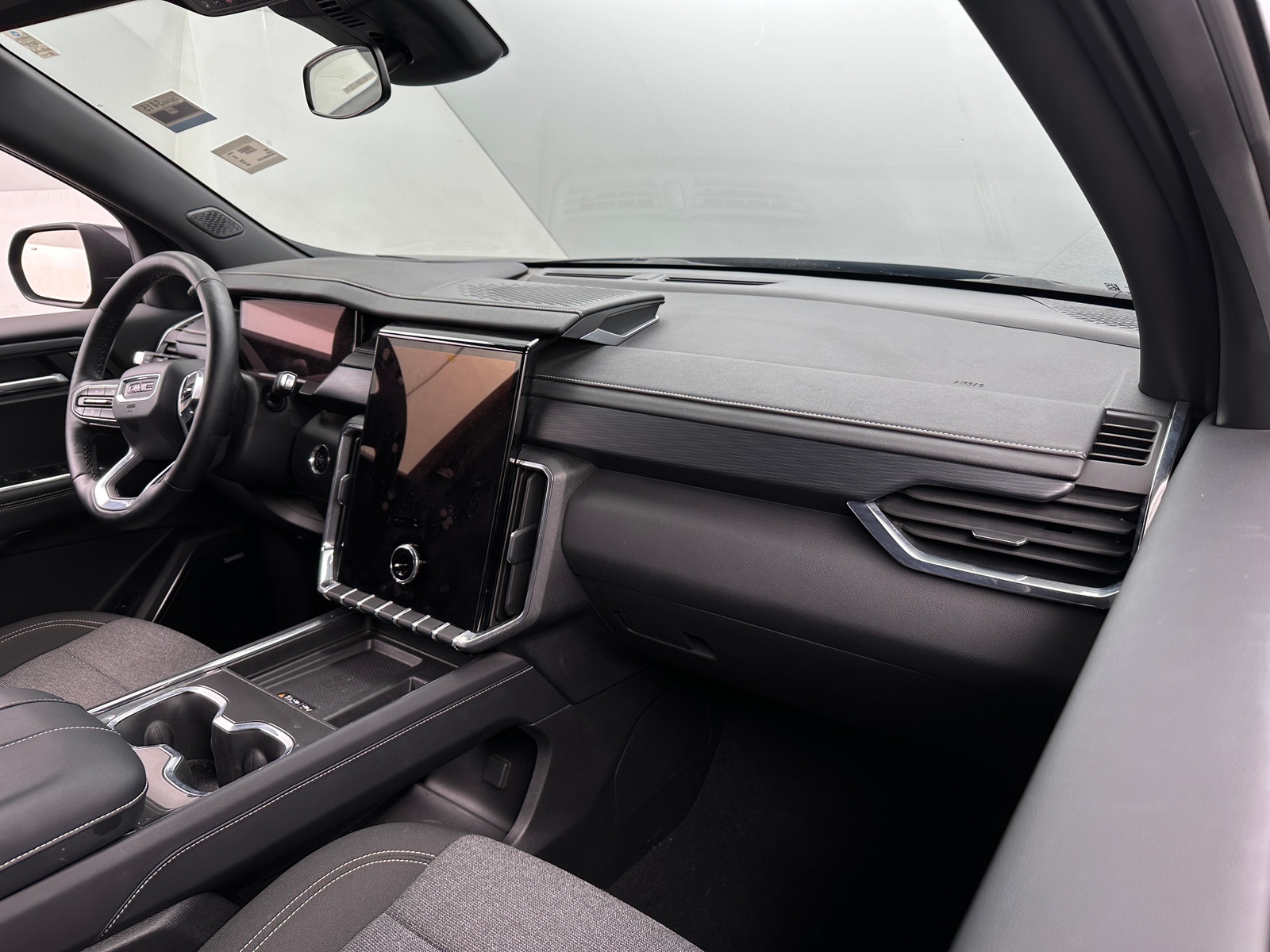 Thumbnail: 2025 GMC Acadia - 3