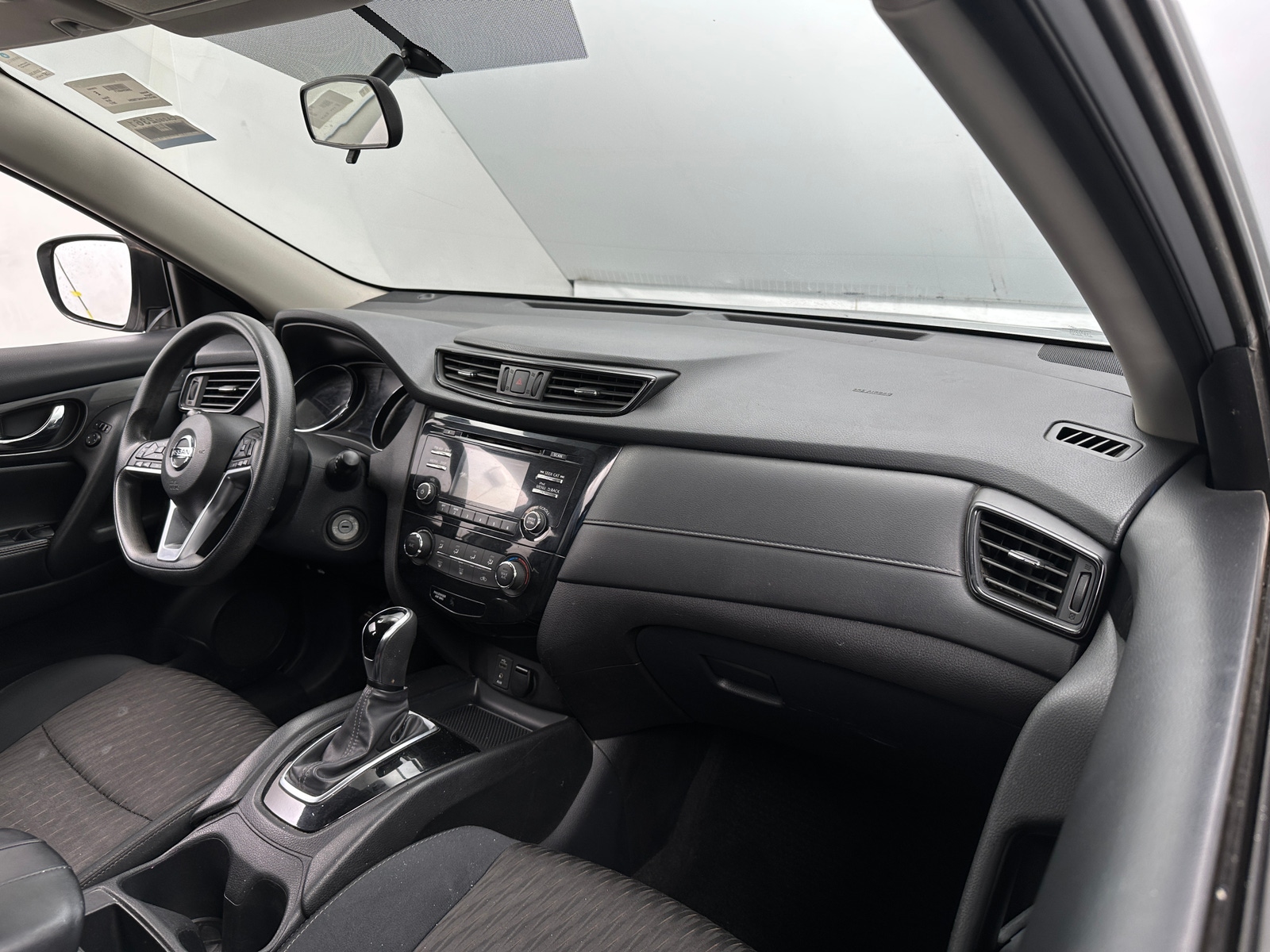 Thumbnail: 2017 Nissan Rogue - 3