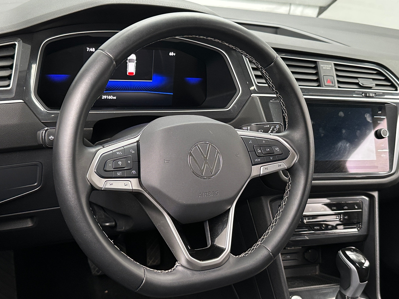 Thumbnail: 2024 Volkswagen Tiguan - 4