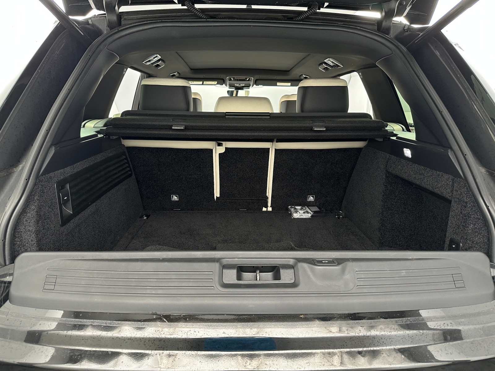 Thumbnail: 2021 Land Rover Range Rover - 6