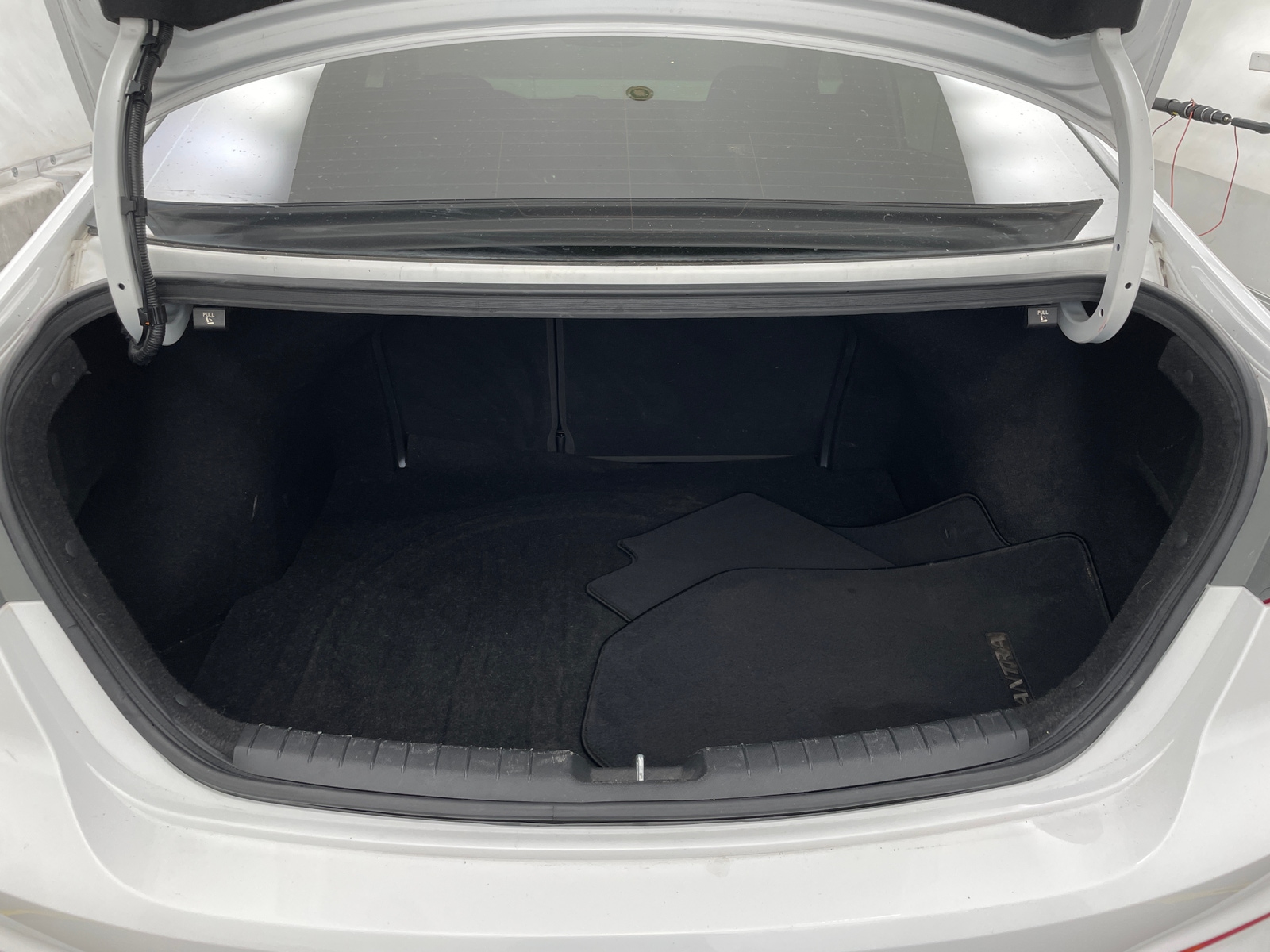 Thumbnail: 2018 Hyundai Elantra - 6