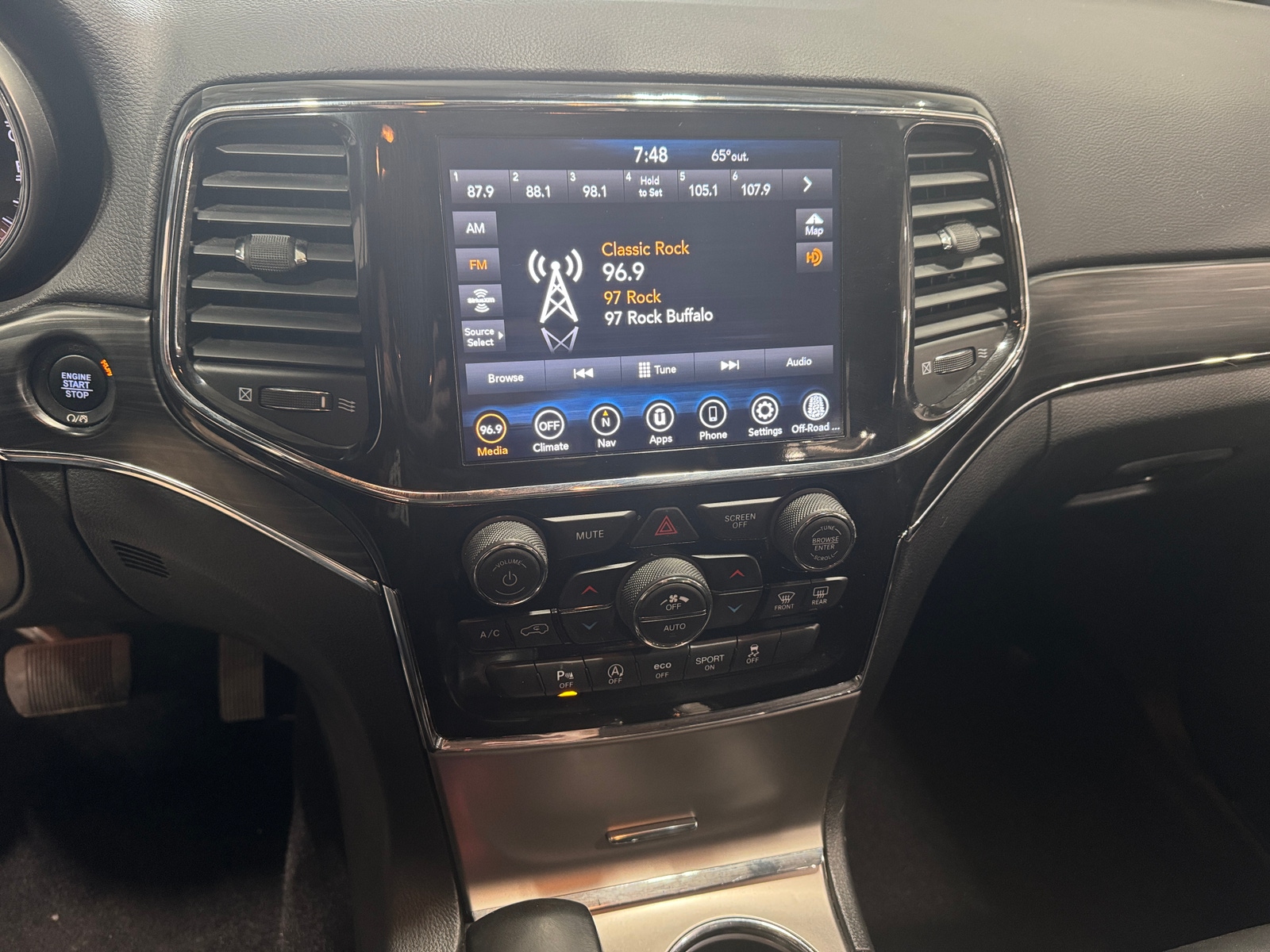 Thumbnail: 2021 Jeep Grand Cherokee - 3