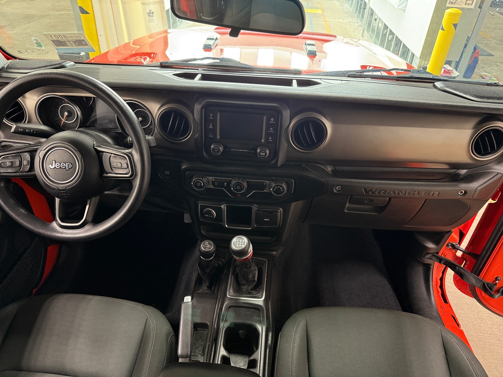 Thumbnail: 2019 Jeep Wrangler - 3