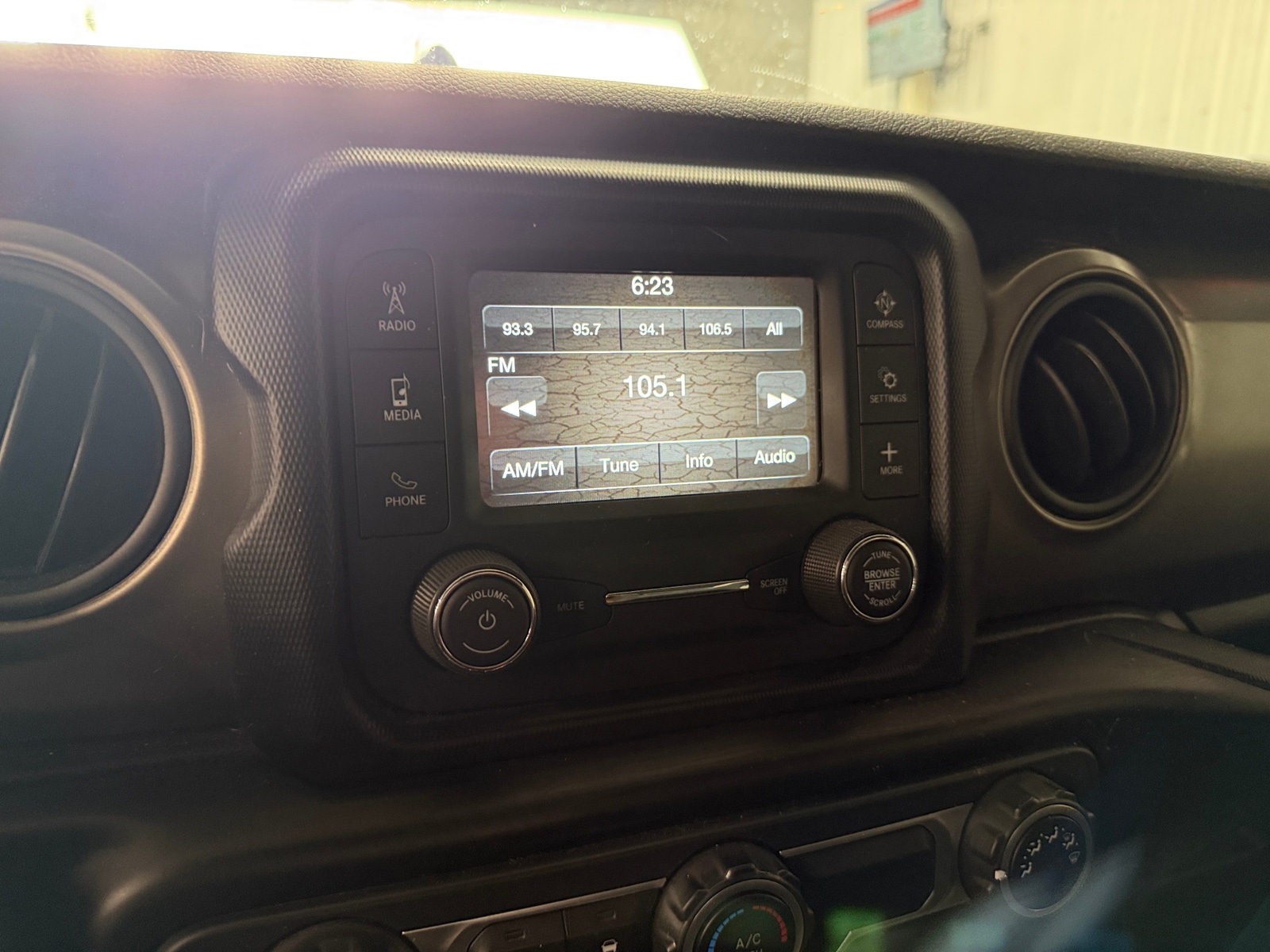 Thumbnail: 2019 Jeep Wrangler - 4