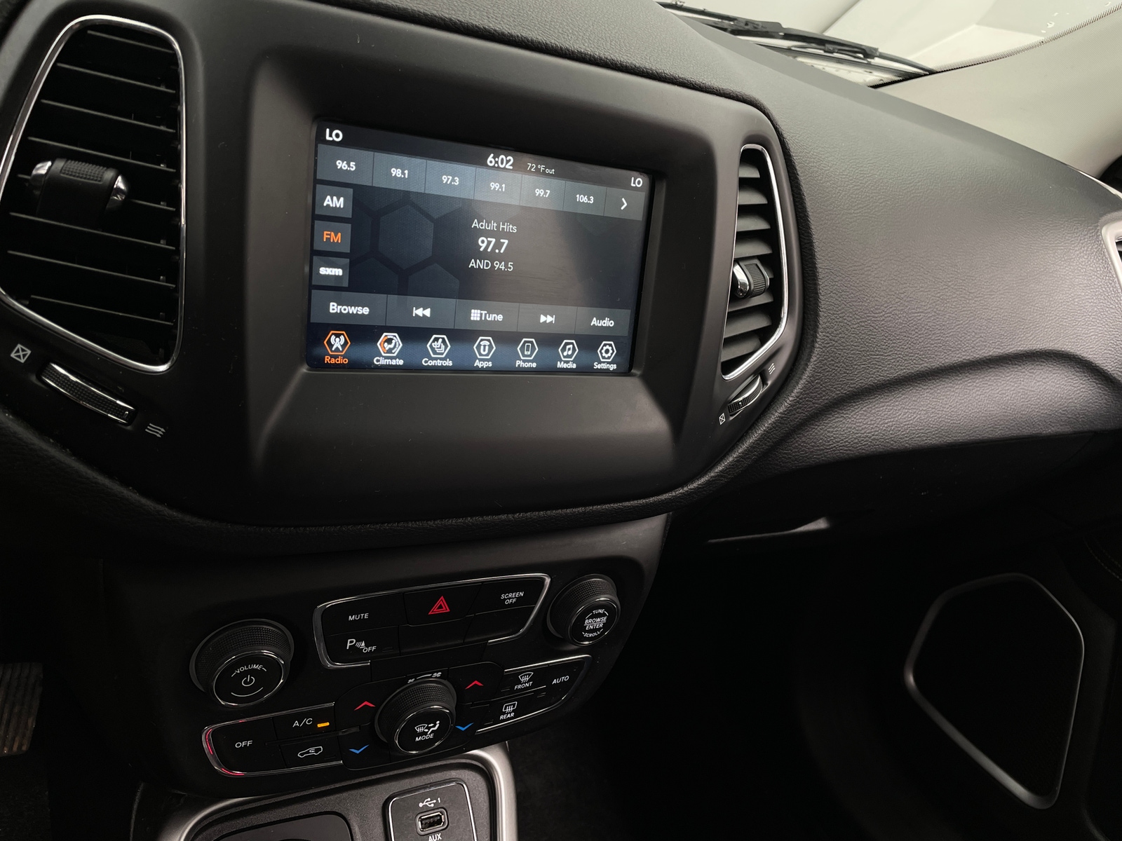 Thumbnail: 2019 Jeep Compass - 4