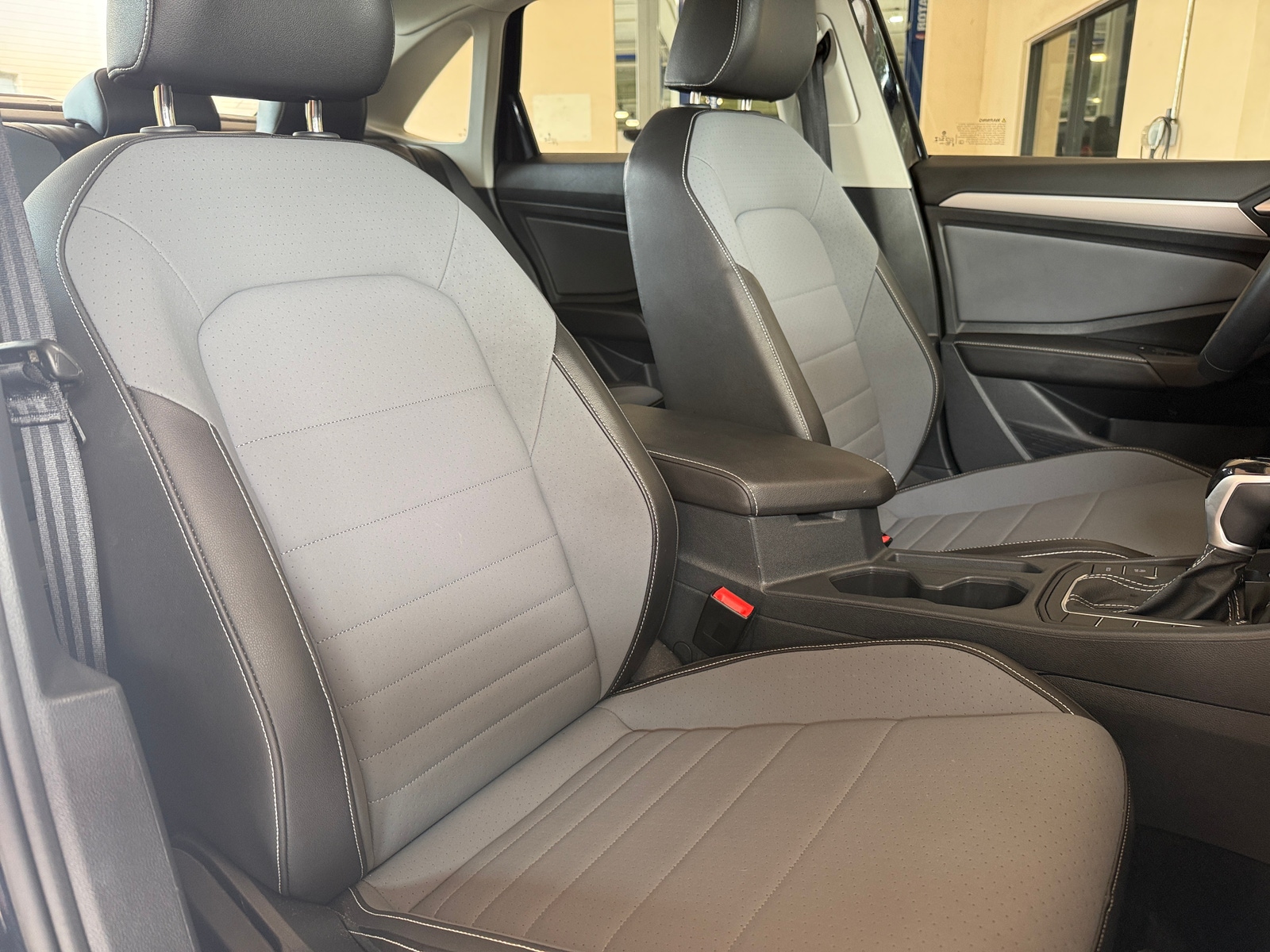 Thumbnail: 2025 Volkswagen Jetta - 2