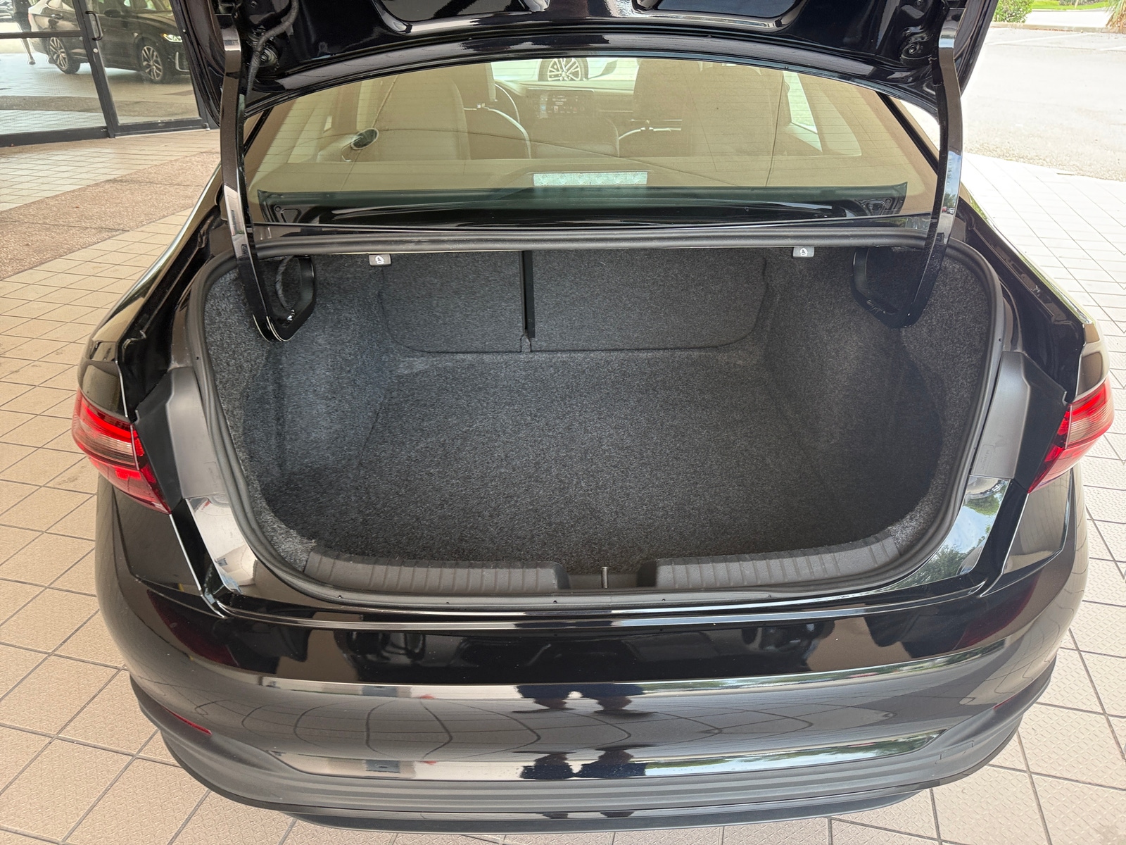 Thumbnail: 2025 Volkswagen Jetta - 4