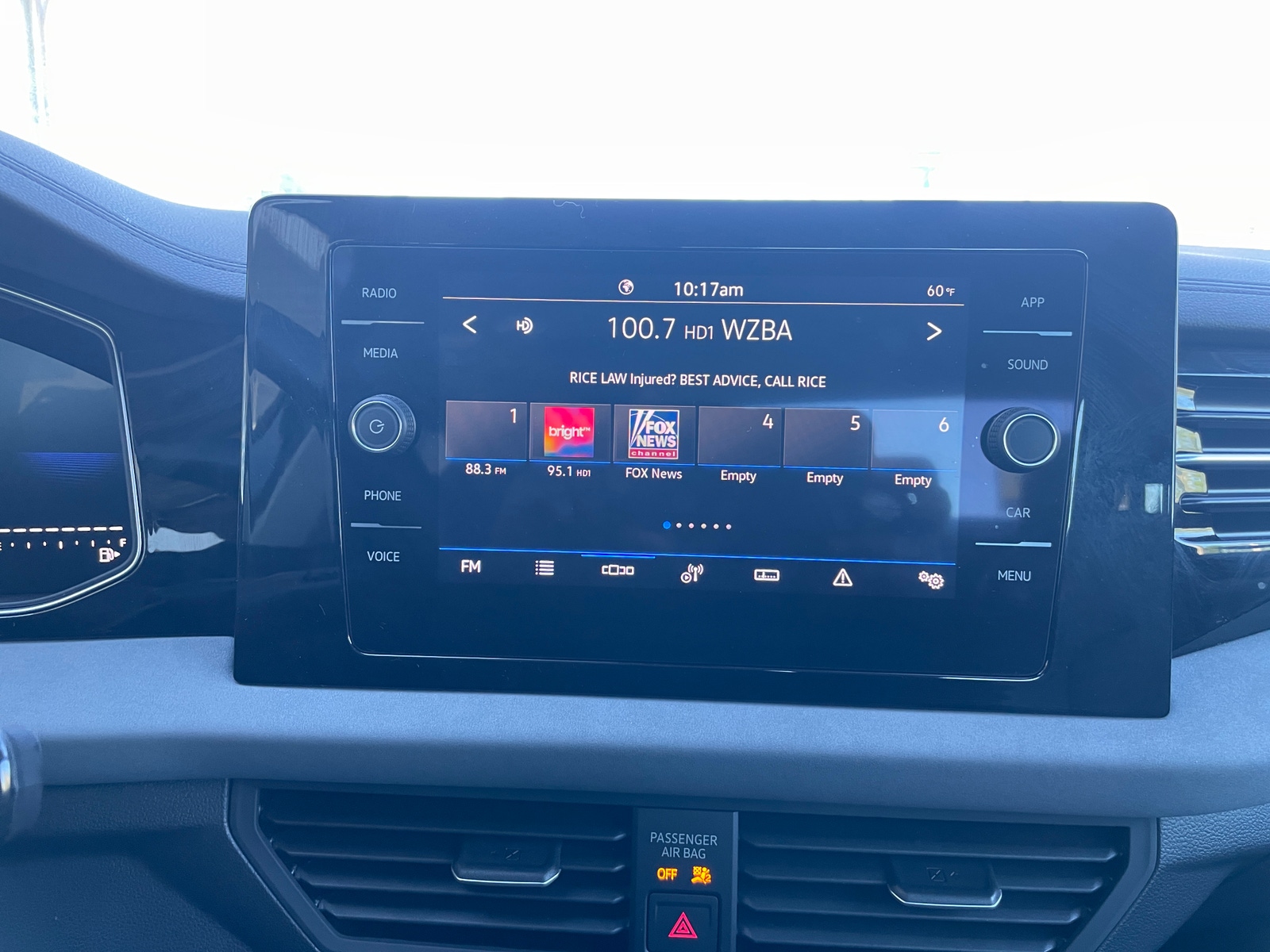 Thumbnail: 2025 Volkswagen Jetta - 4