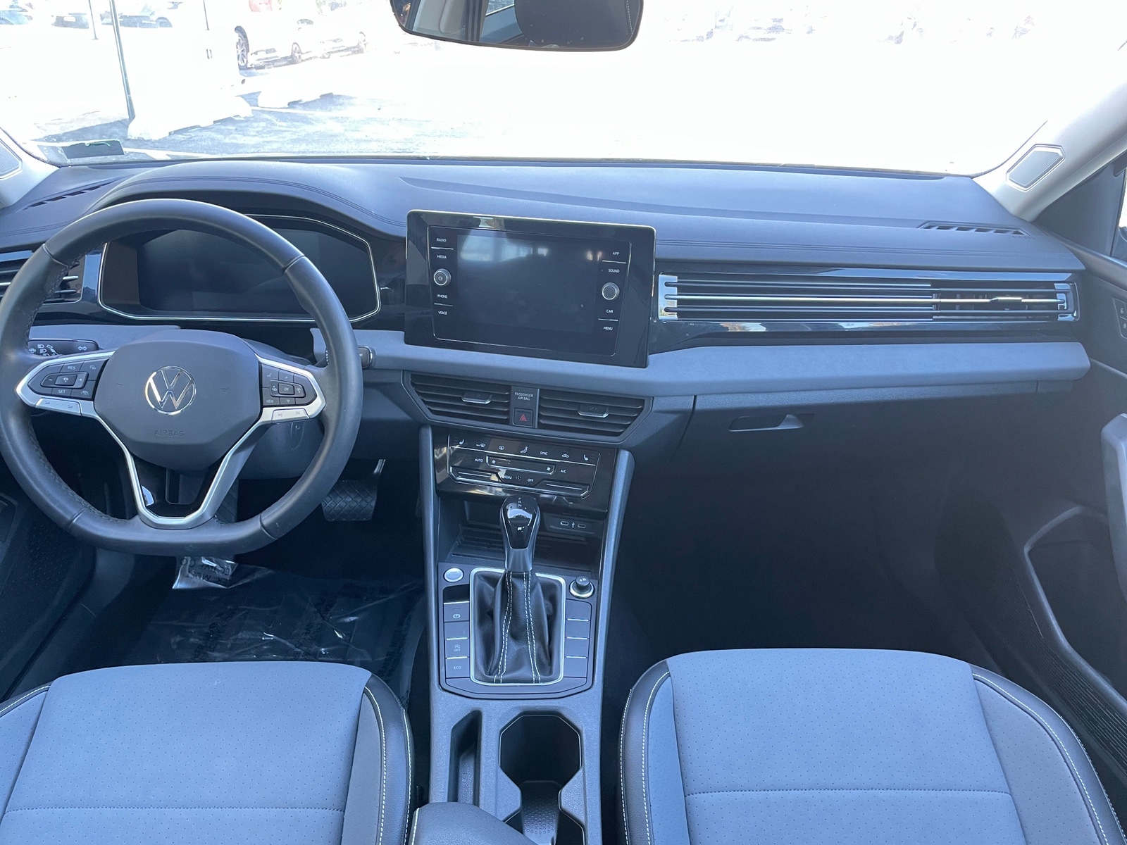 Thumbnail: 2025 Volkswagen Jetta - 3