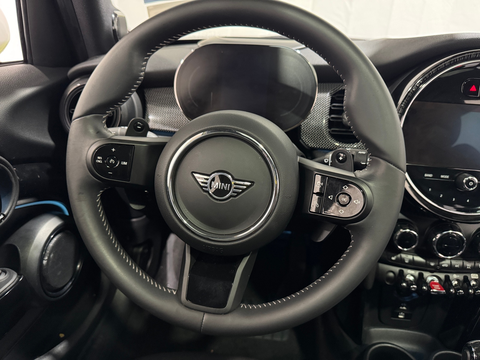 Thumbnail: 2023 MINI Cooper Hardtop - 4