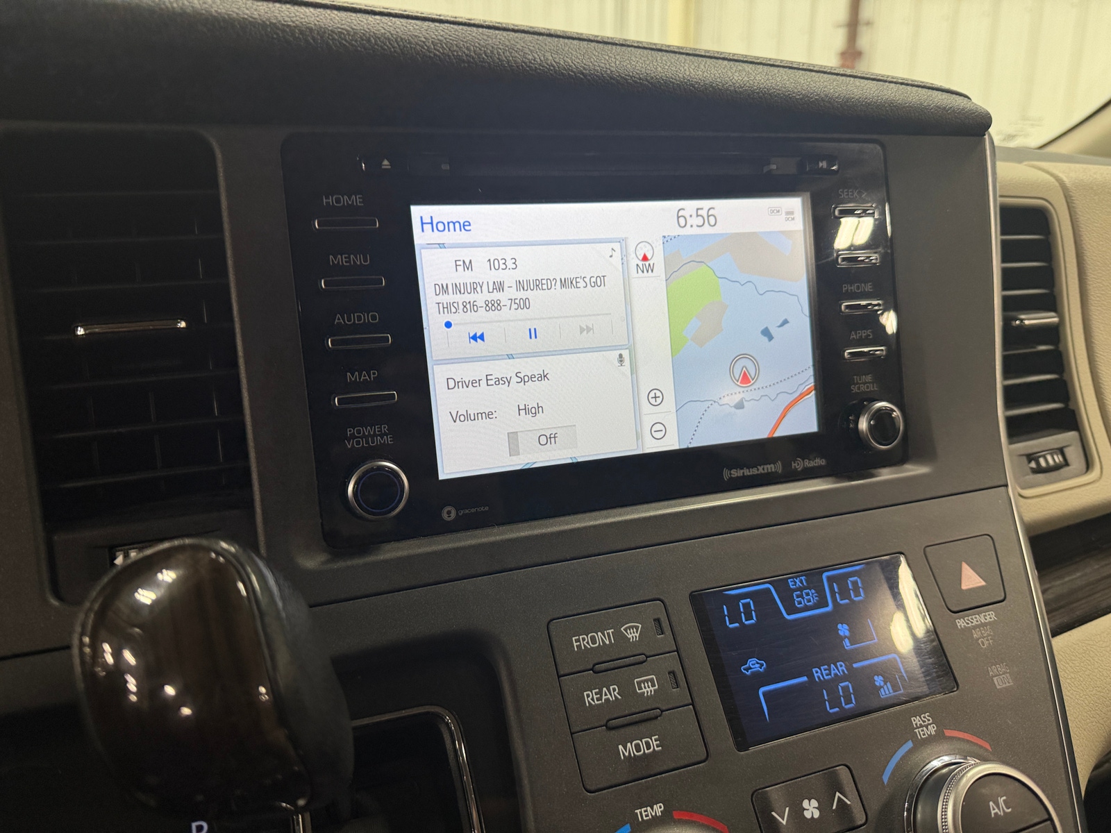 Thumbnail: 2018 Toyota Sienna - 3