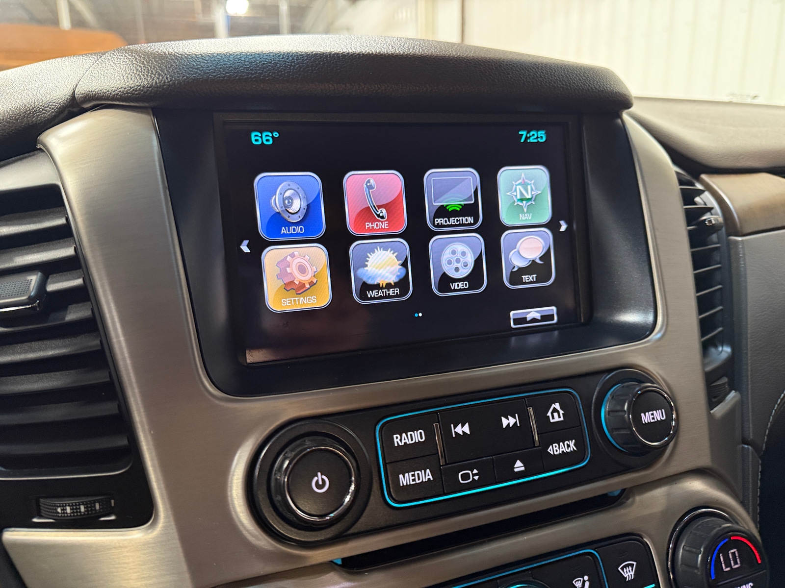 Thumbnail: 2018 GMC Yukon - 3