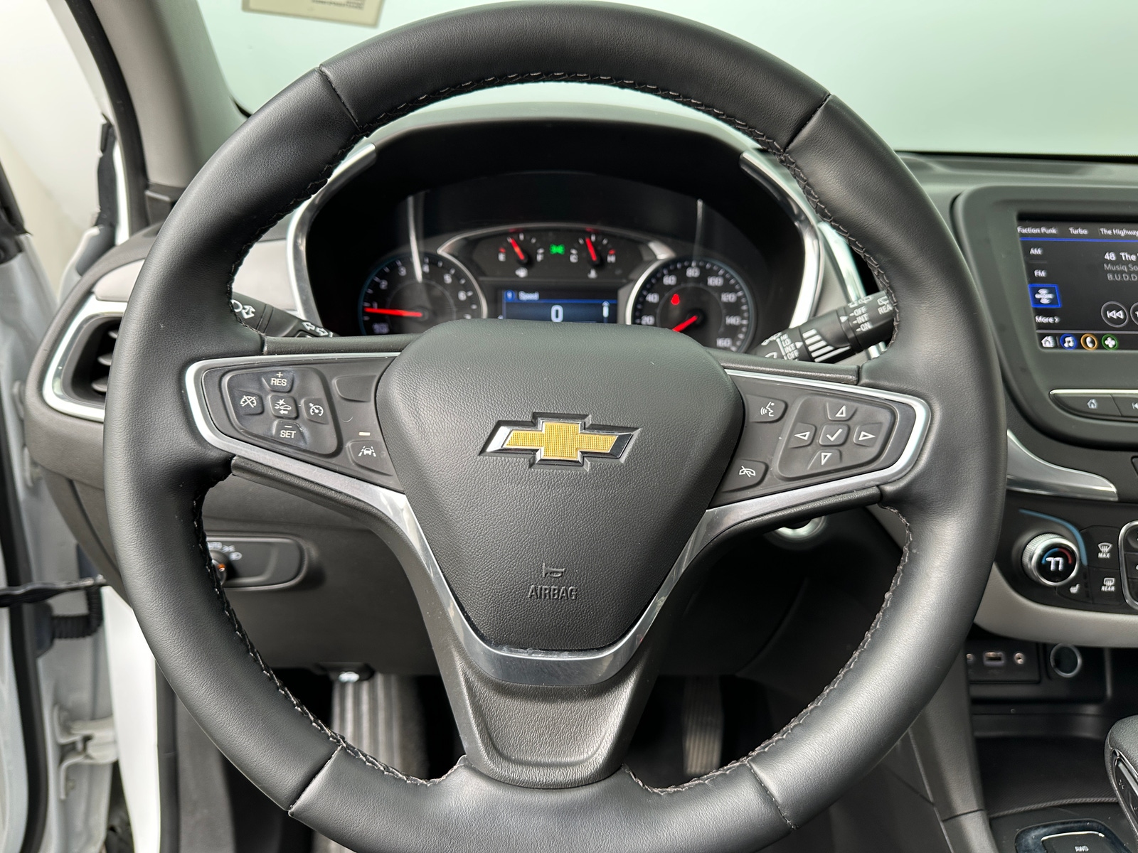 Thumbnail: 2023 Chevrolet Equinox - 5
