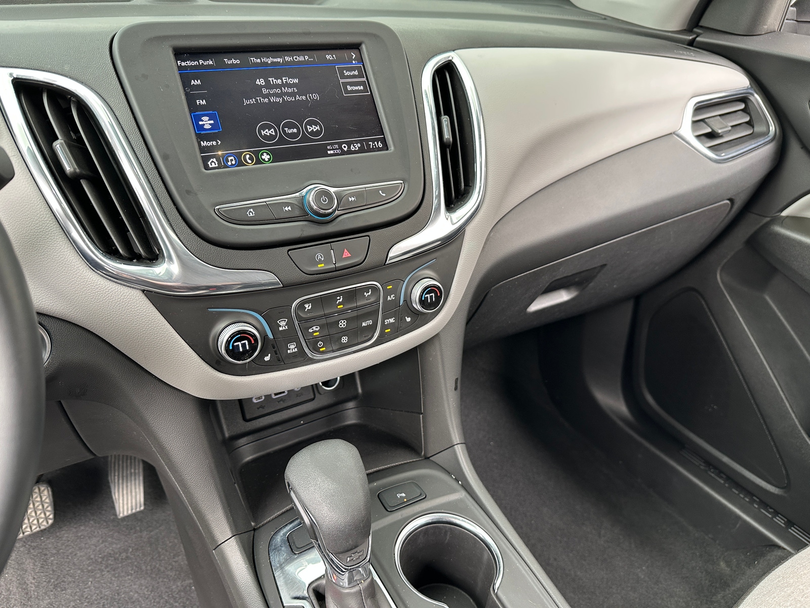 Thumbnail: 2023 Chevrolet Equinox - 4