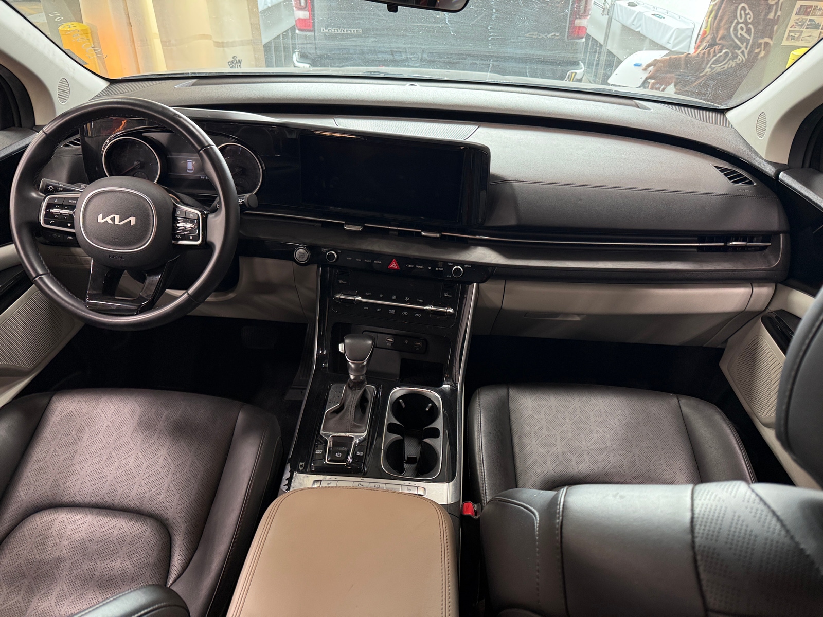Thumbnail: 2022 Kia Carnival - 2