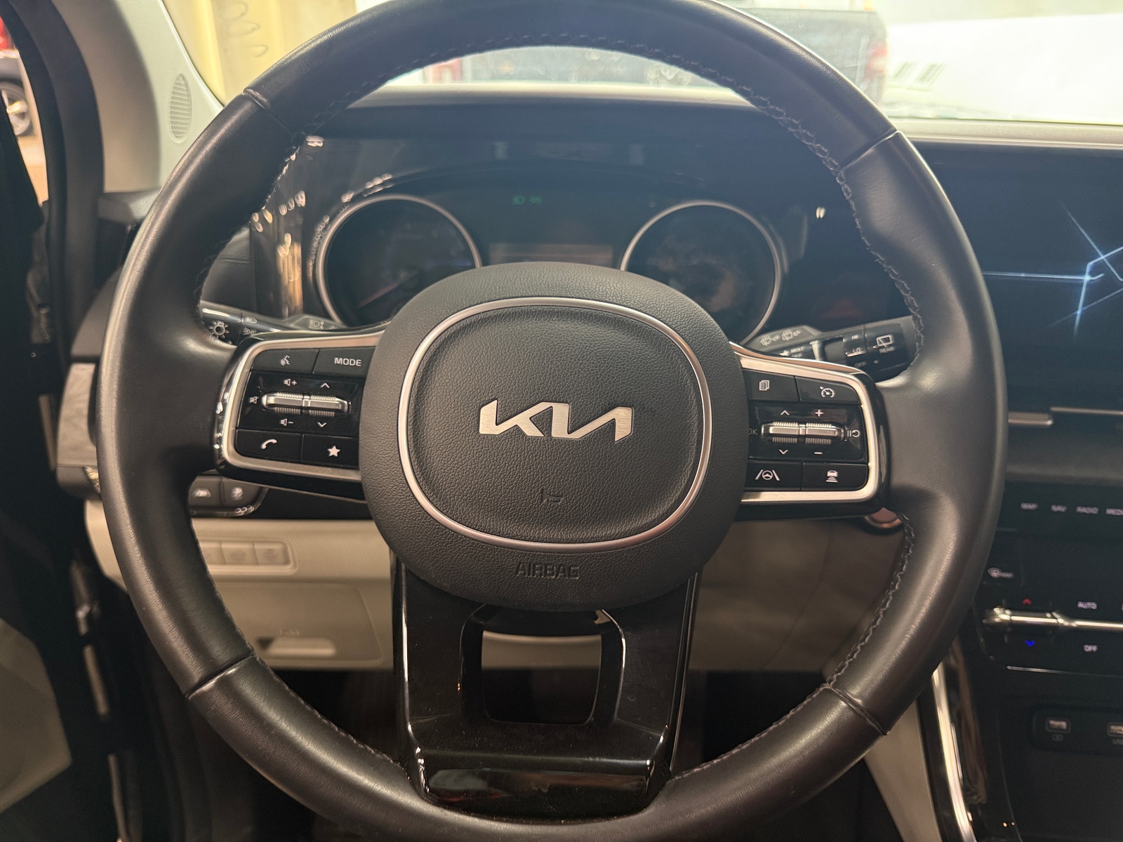 Thumbnail: 2022 Kia Carnival - 4