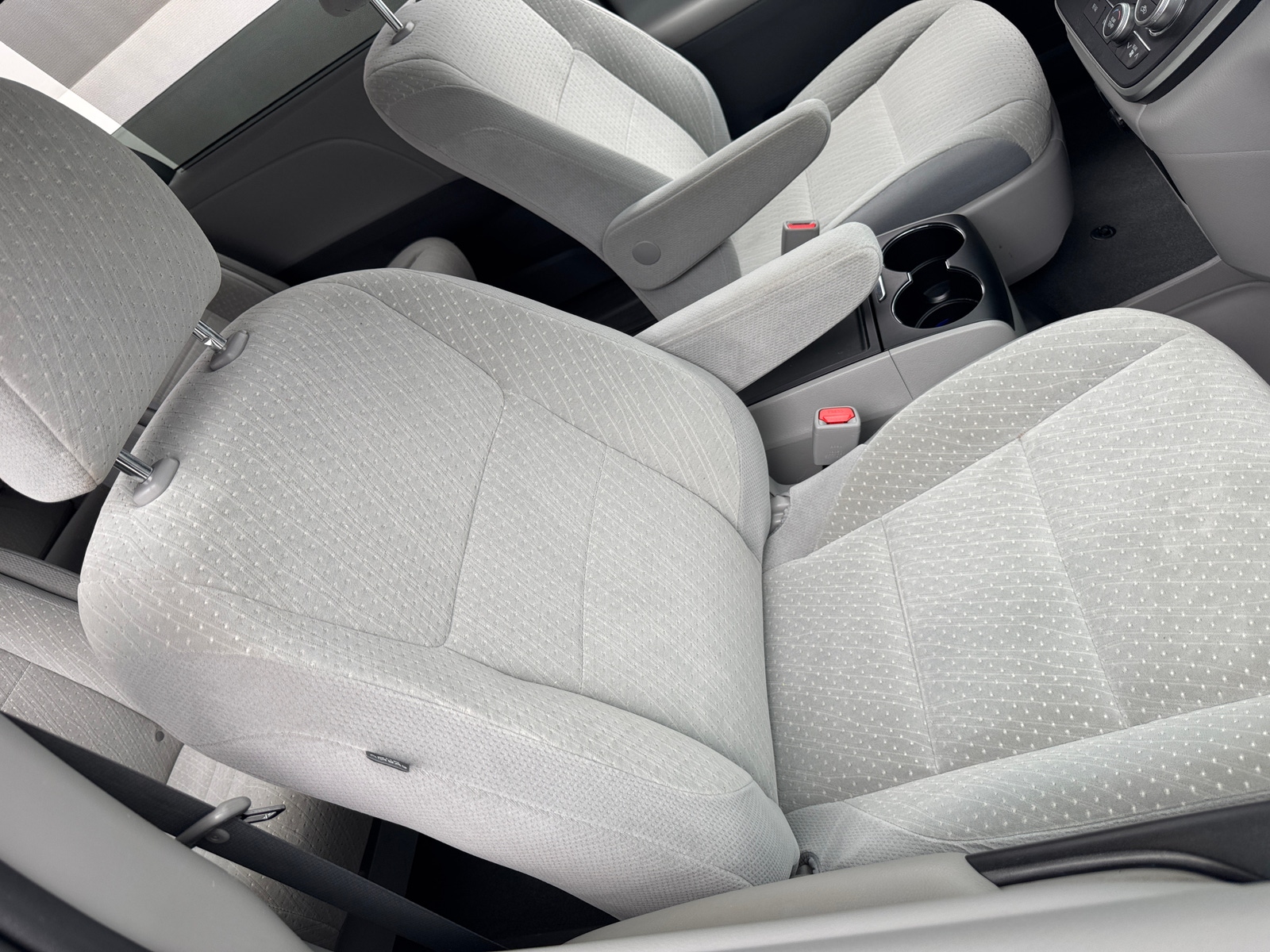 Thumbnail: 2020 Toyota Sienna - 2