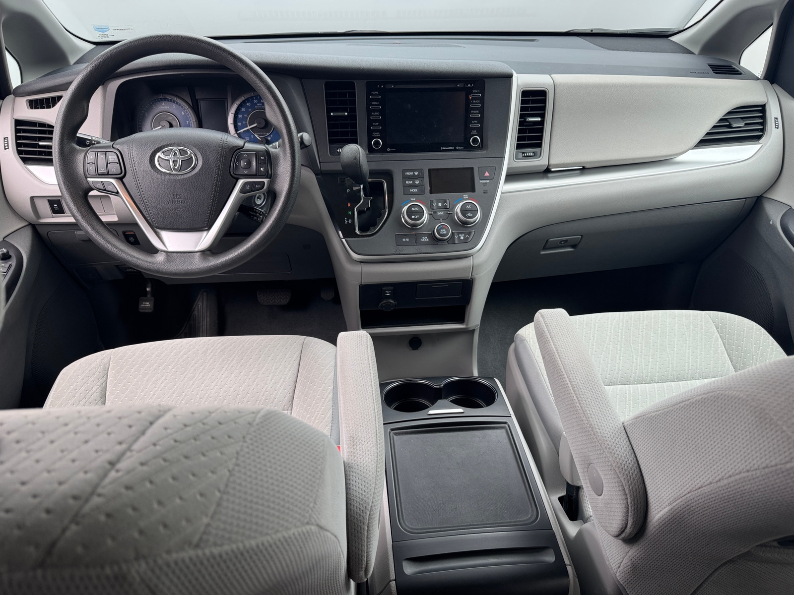 Thumbnail: 2020 Toyota Sienna - 3