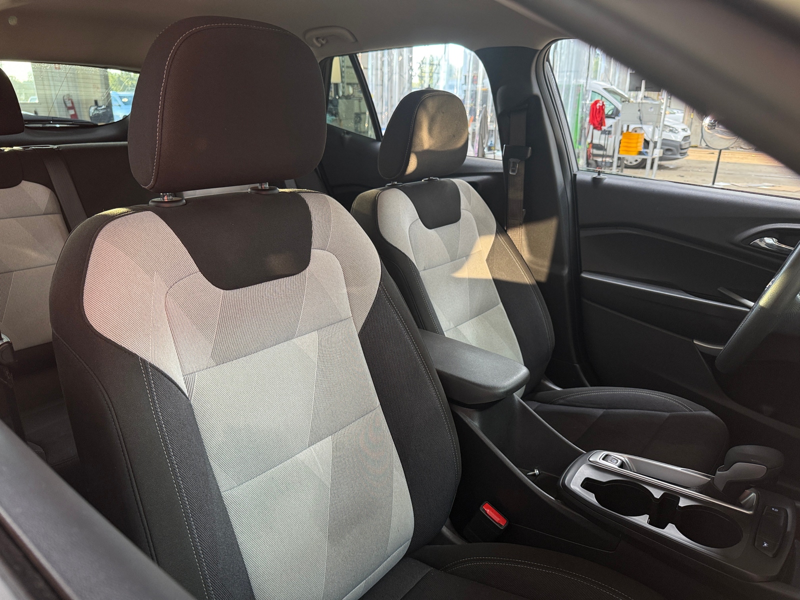 Thumbnail: 2025 Chevrolet Trax - 2